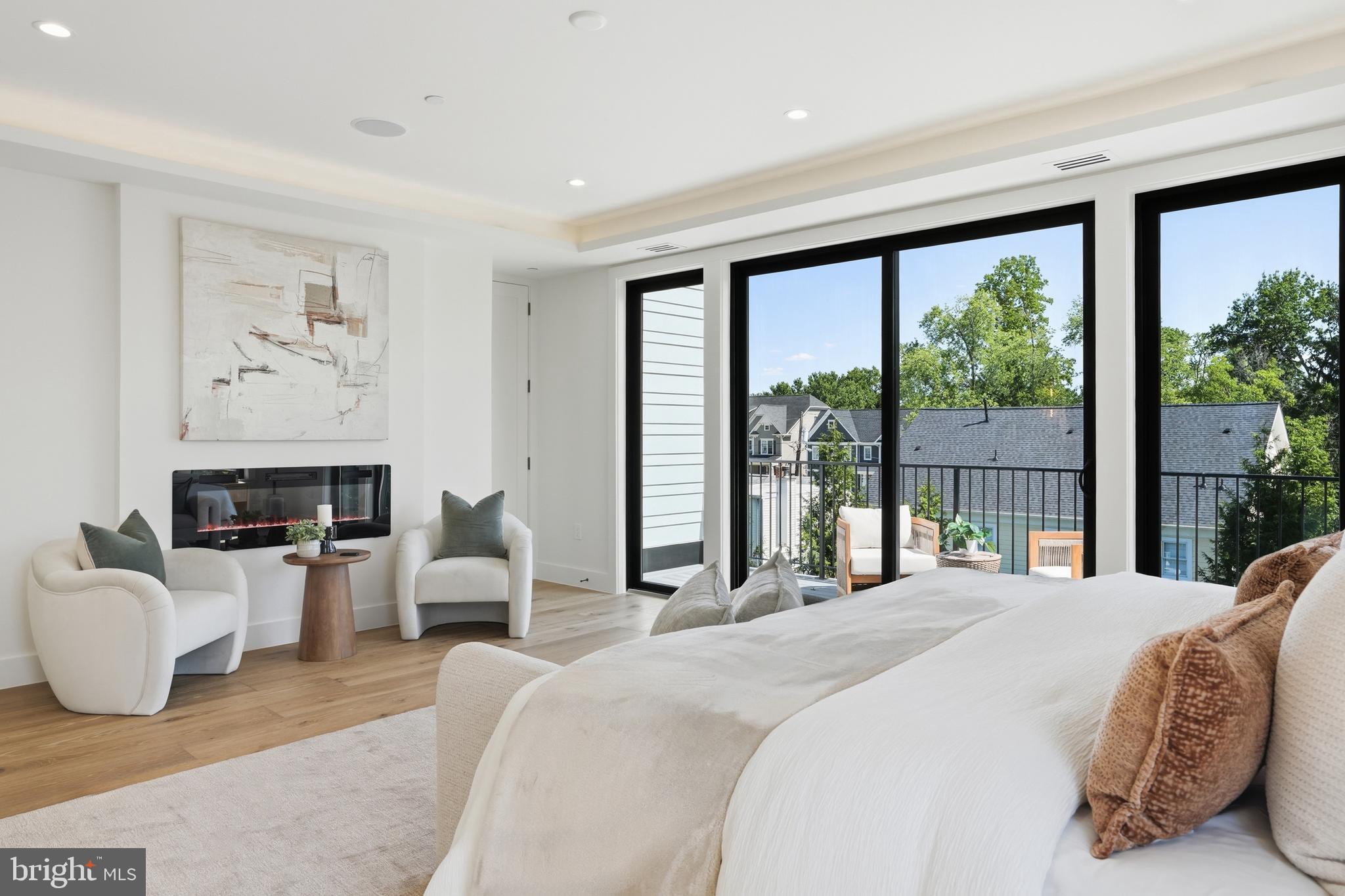 AYRLAWN - Residential
