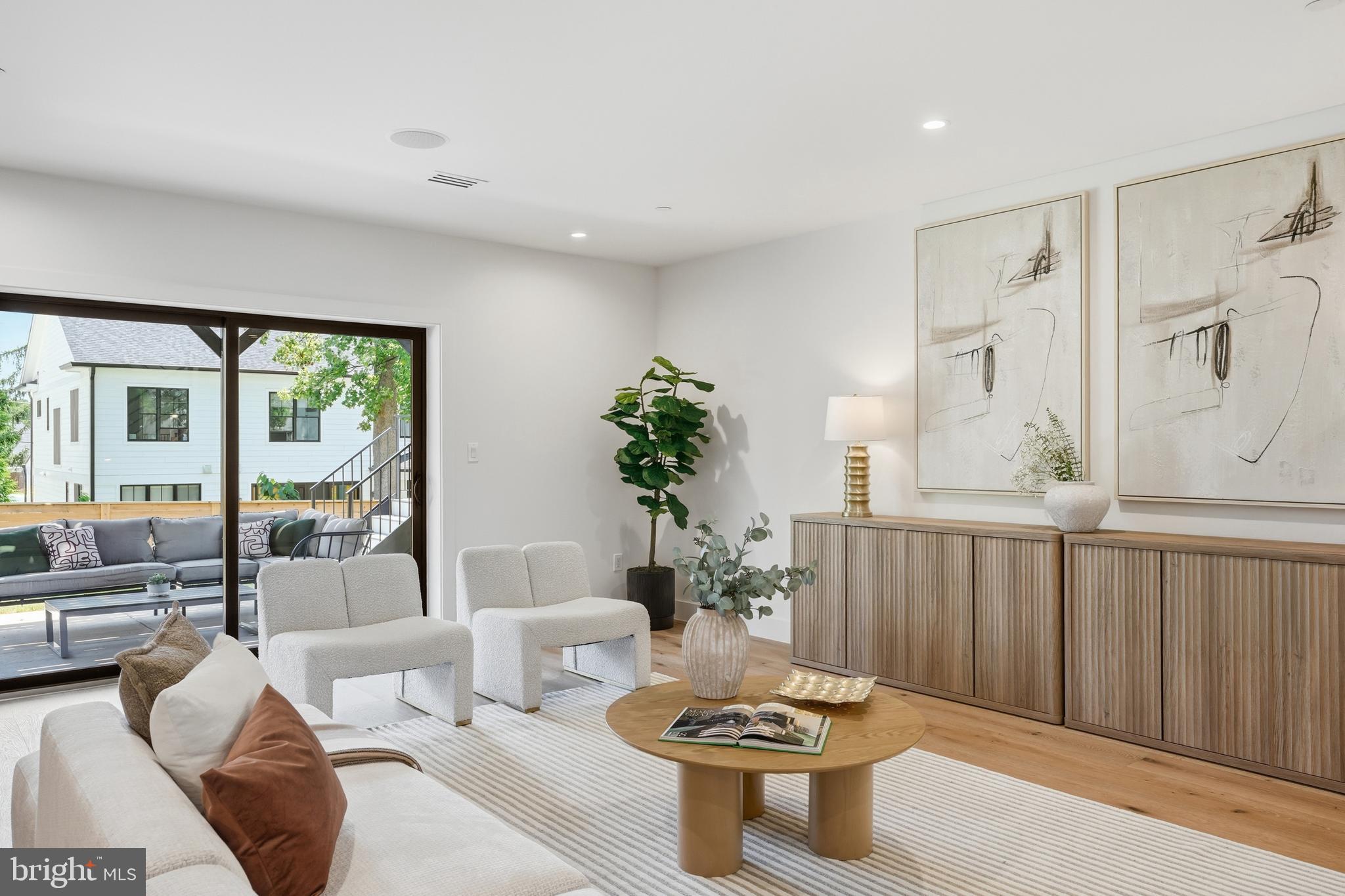 AYRLAWN - Residential