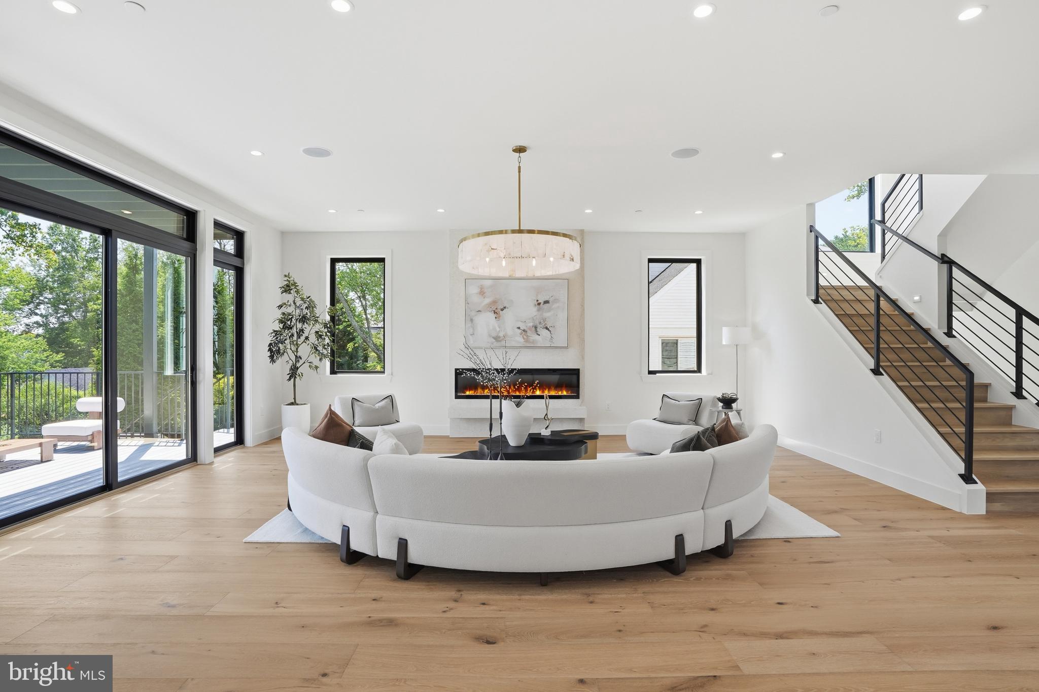 AYRLAWN - Residential