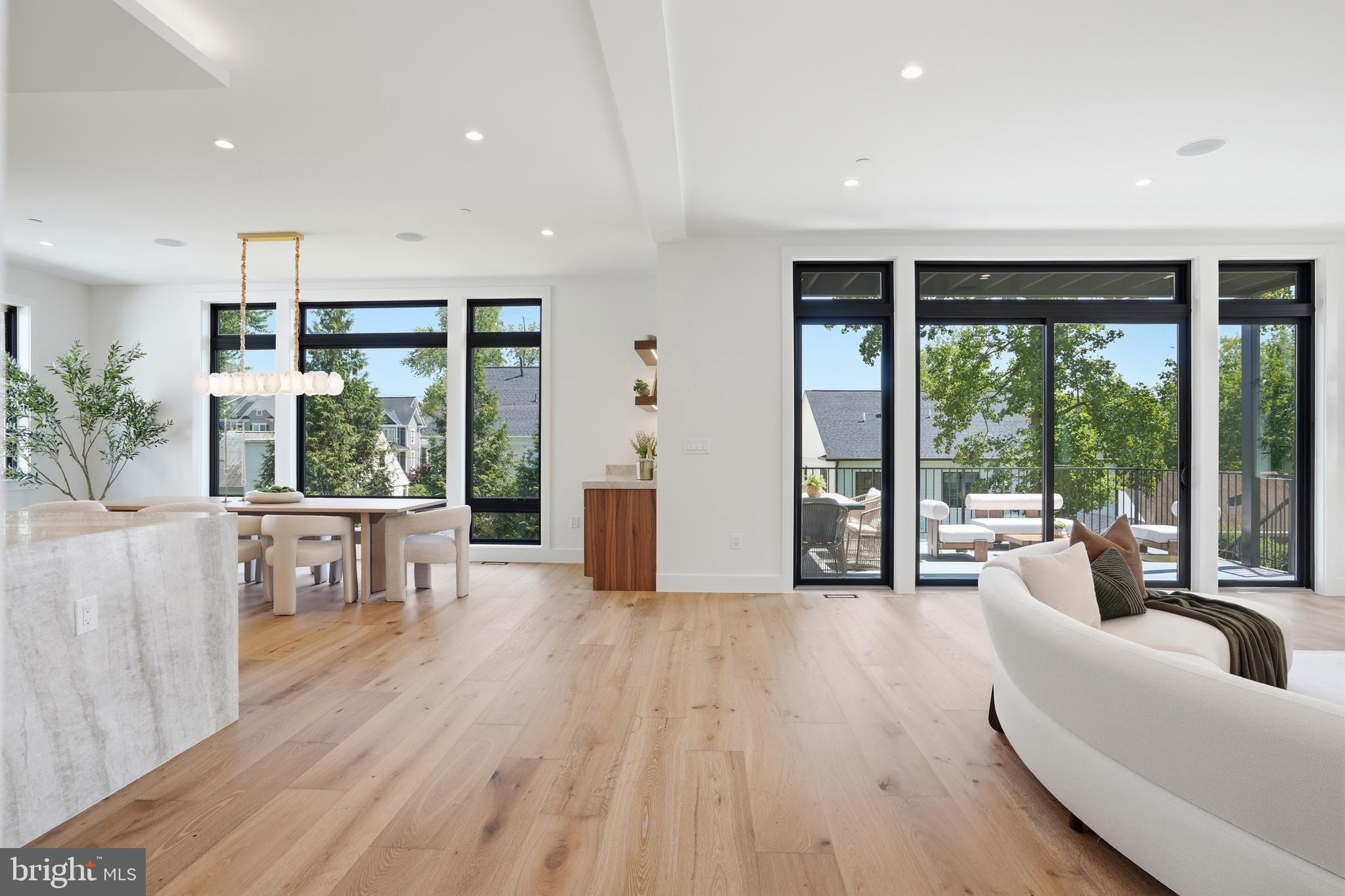AYRLAWN - Residential