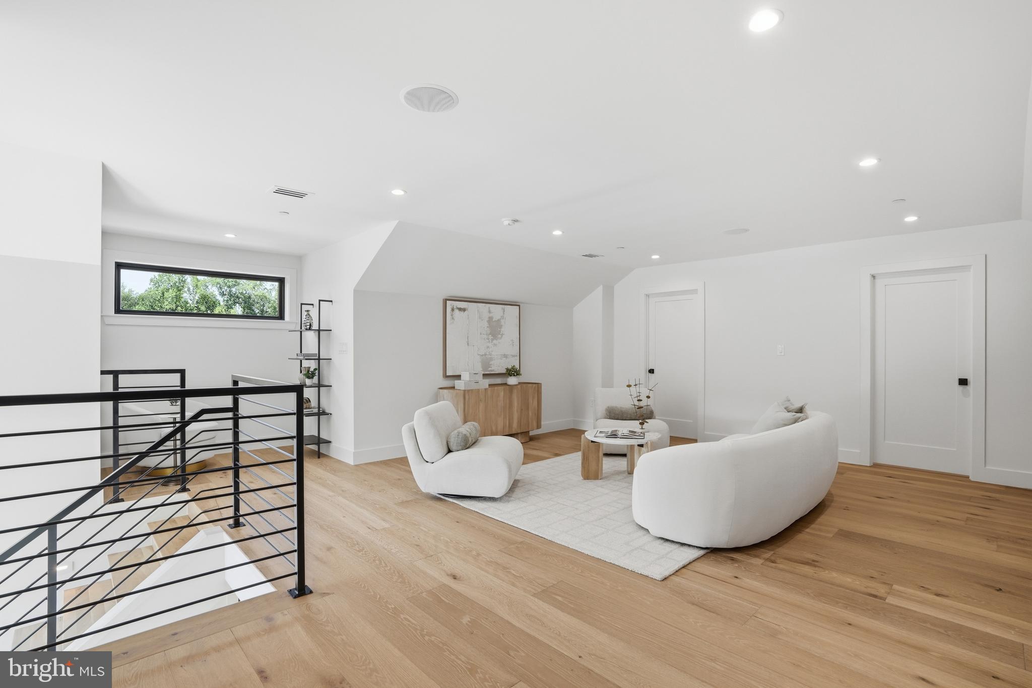 AYRLAWN - Residential