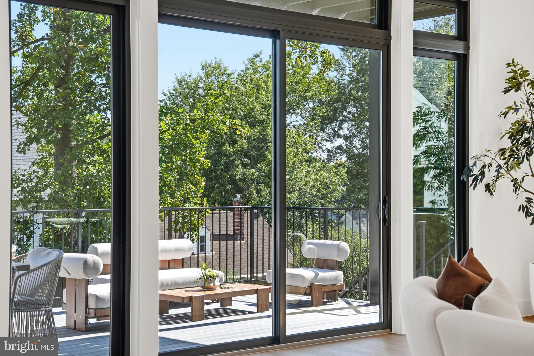 AYRLAWN - Residential