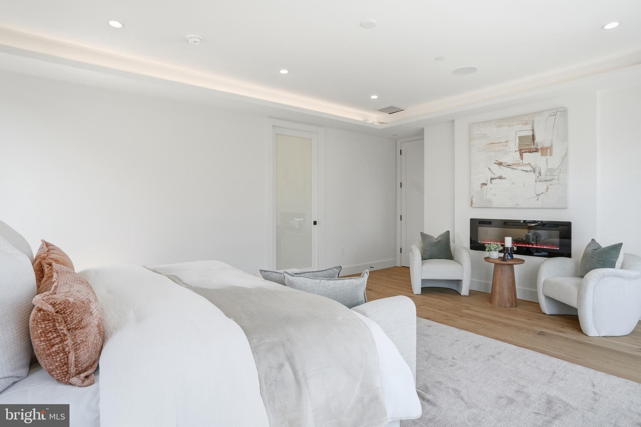 AYRLAWN - Residential
