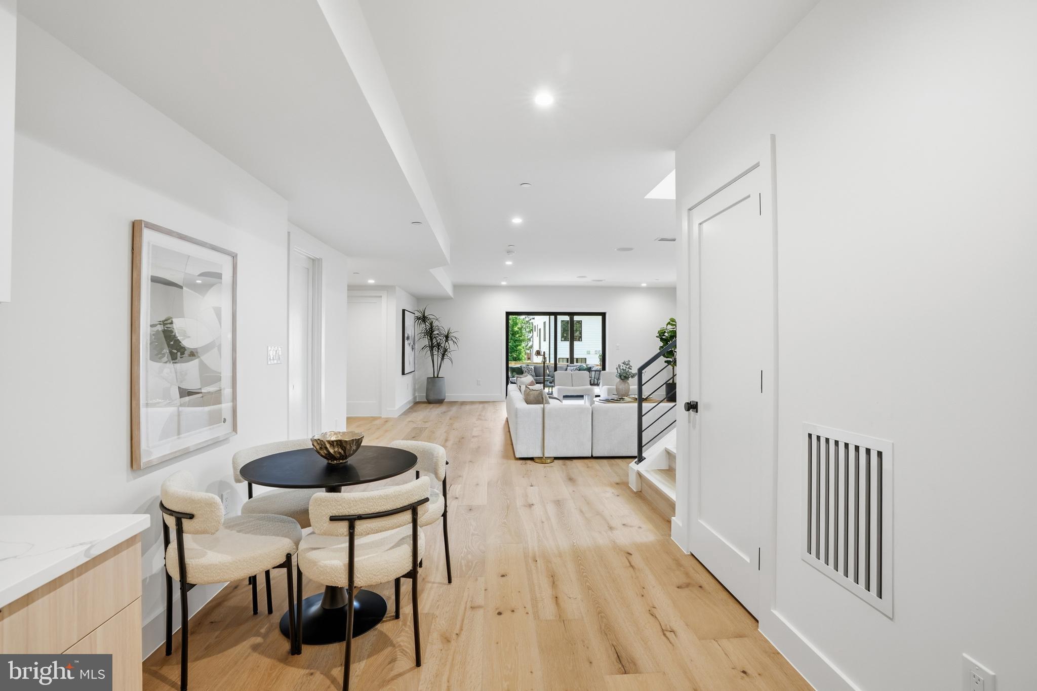 AYRLAWN - Residential