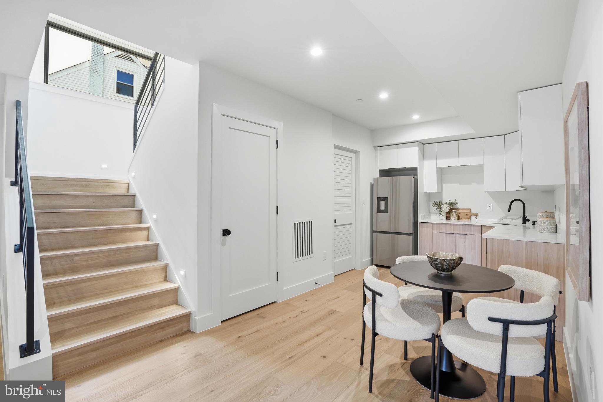 AYRLAWN - Residential