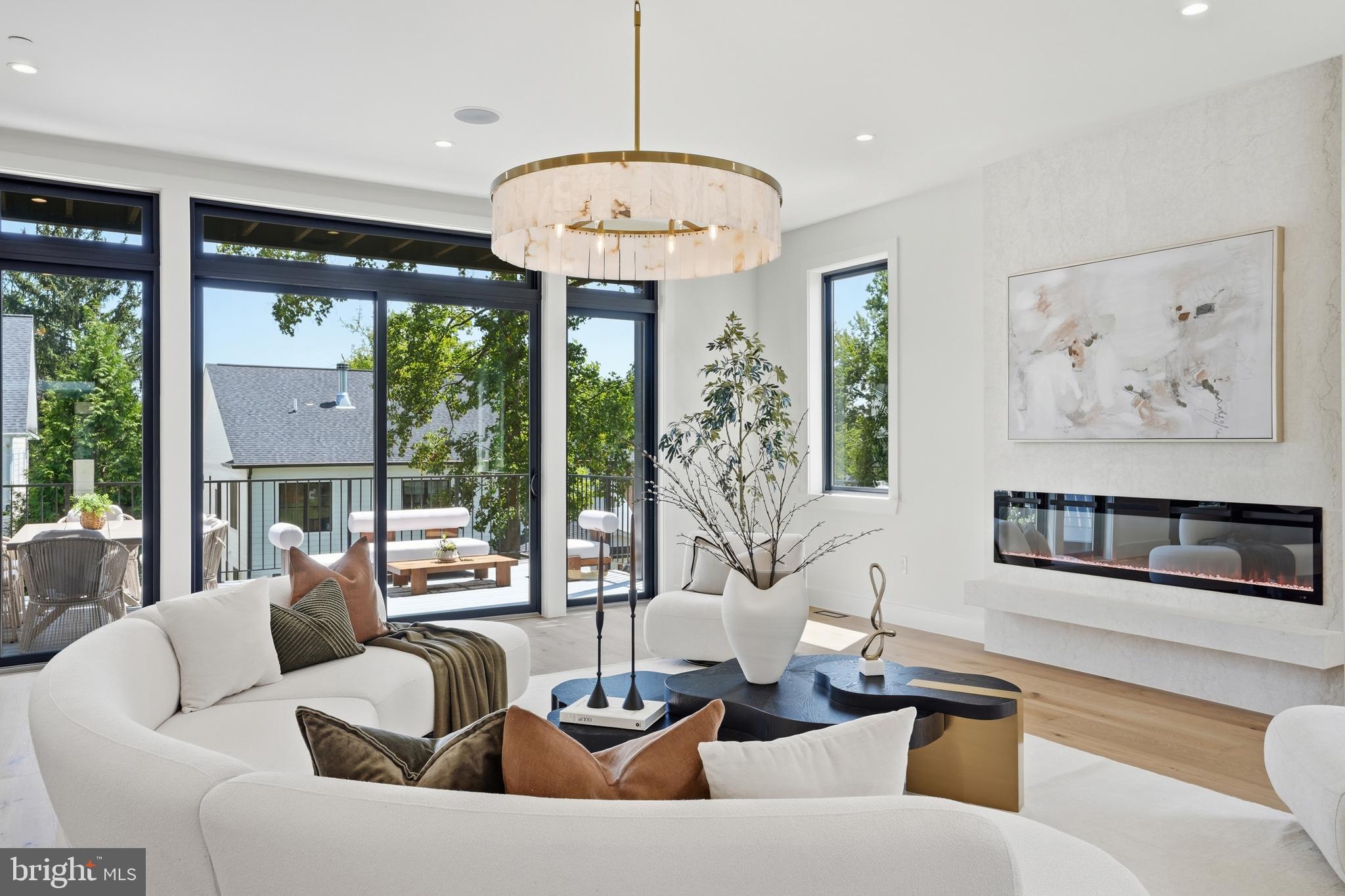 AYRLAWN - Residential