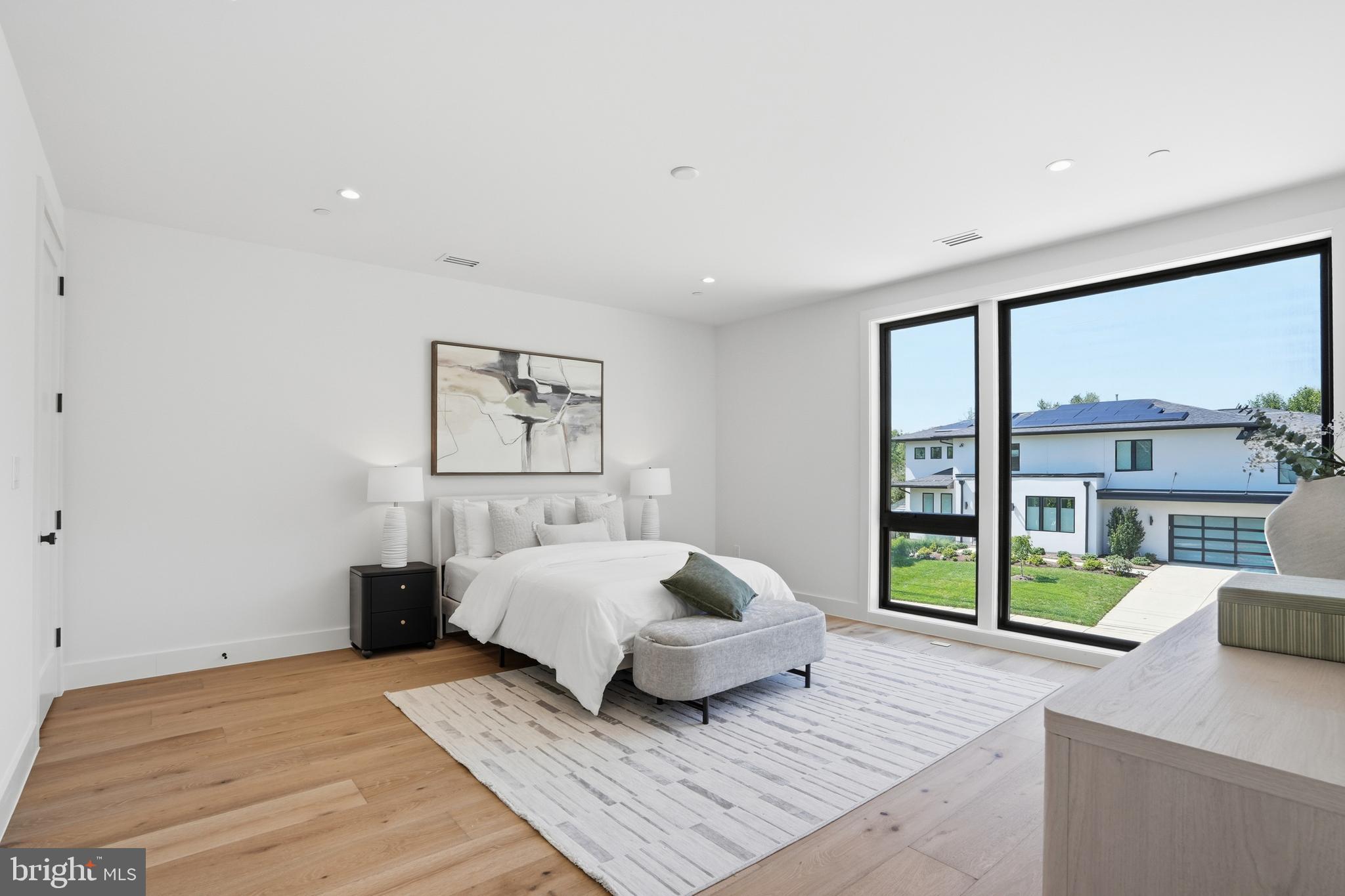 AYRLAWN - Residential