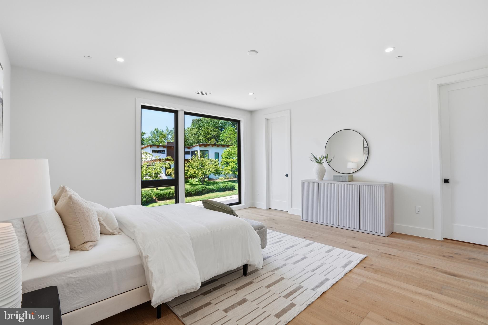 AYRLAWN - Residential