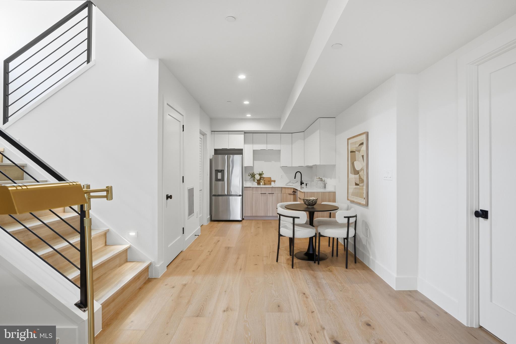 AYRLAWN - Residential