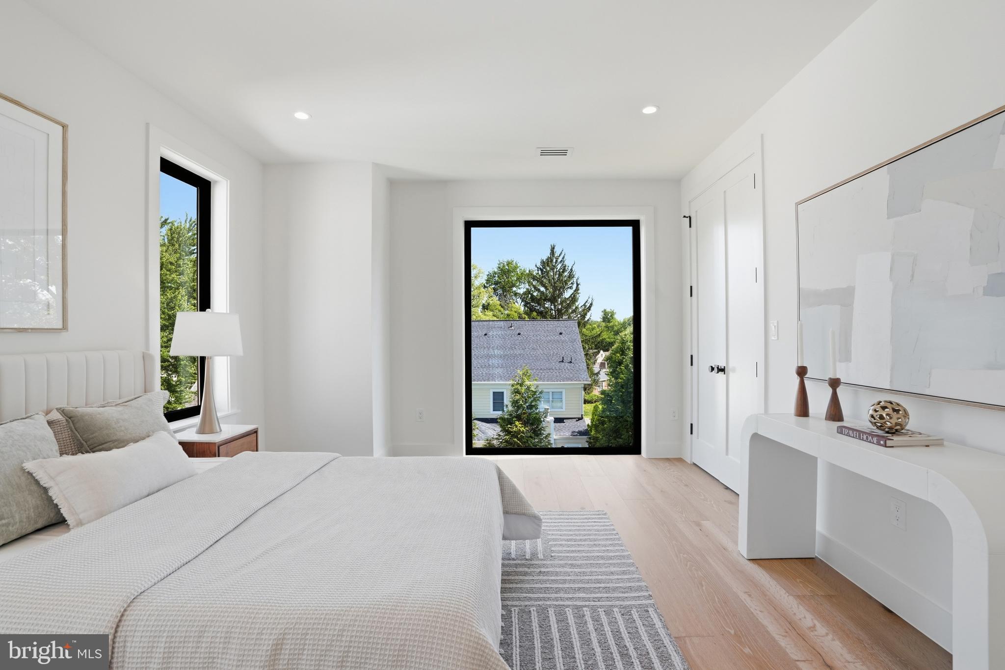AYRLAWN - Residential