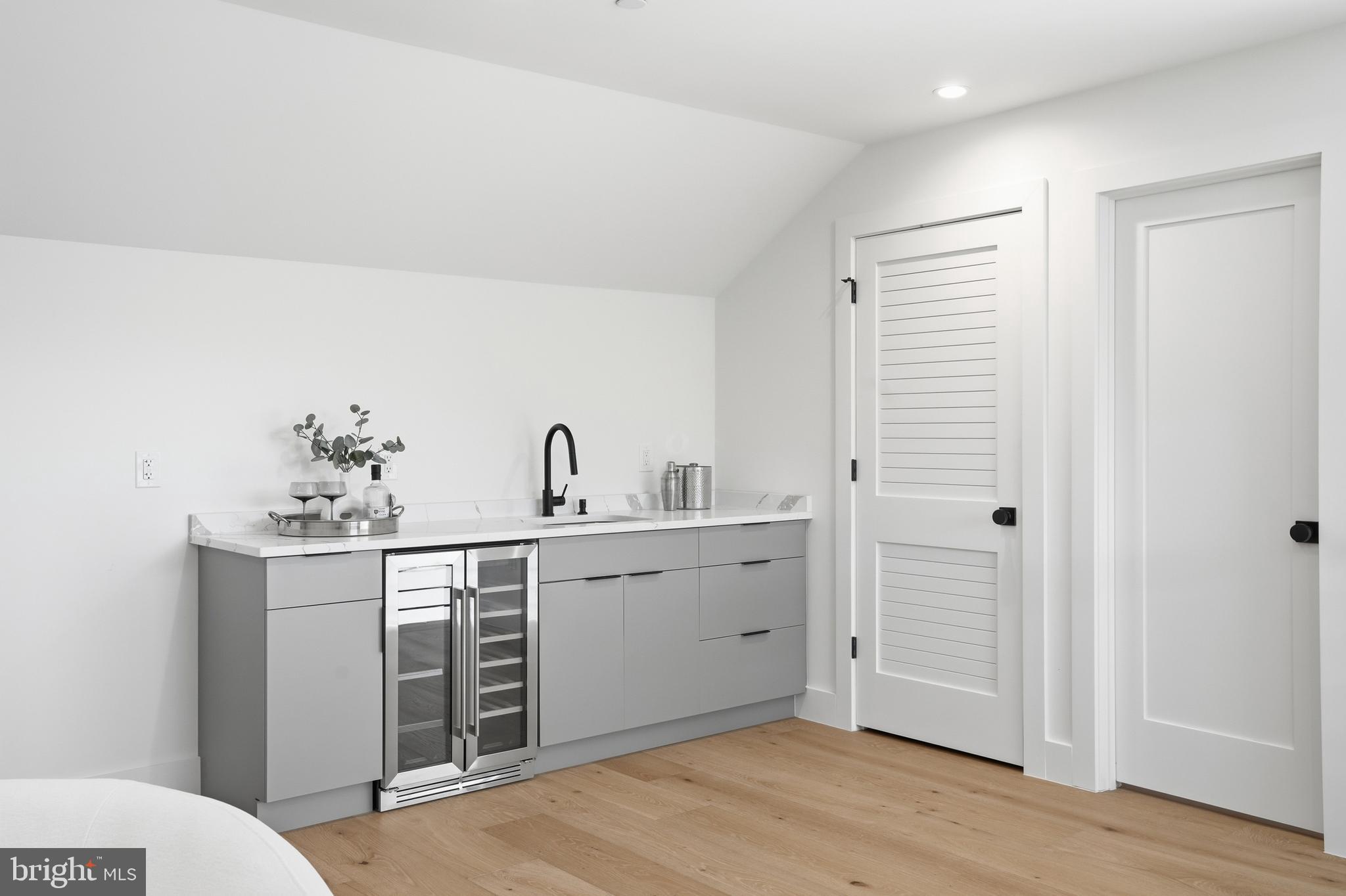 AYRLAWN - Residential
