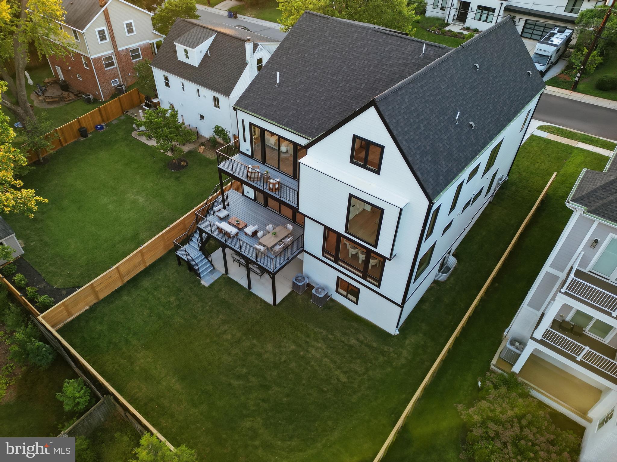 AYRLAWN - Residential