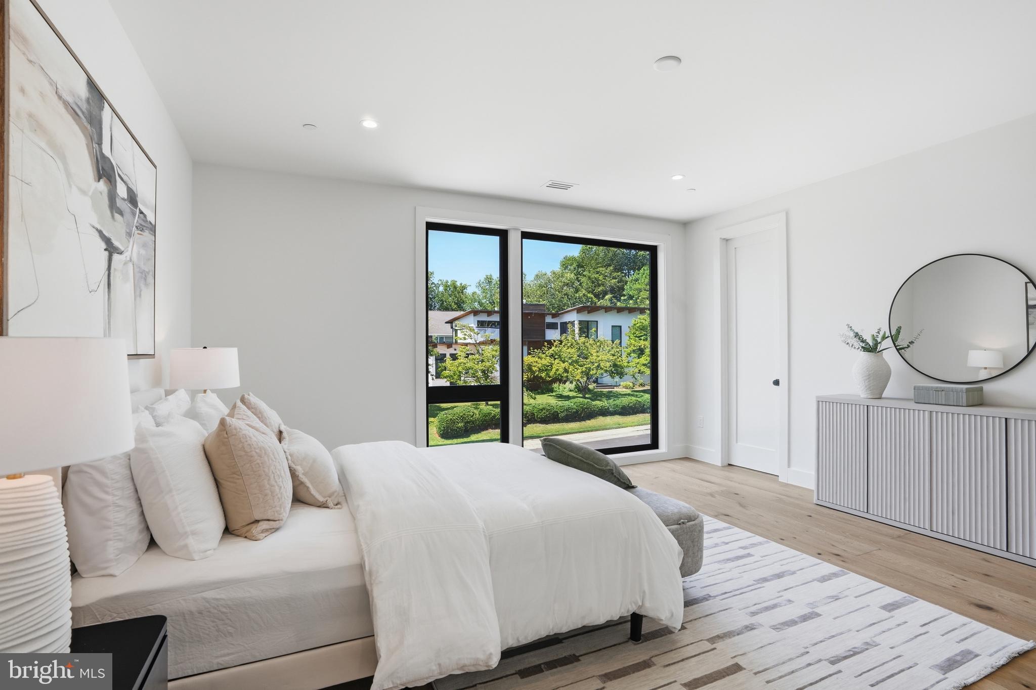AYRLAWN - Residential