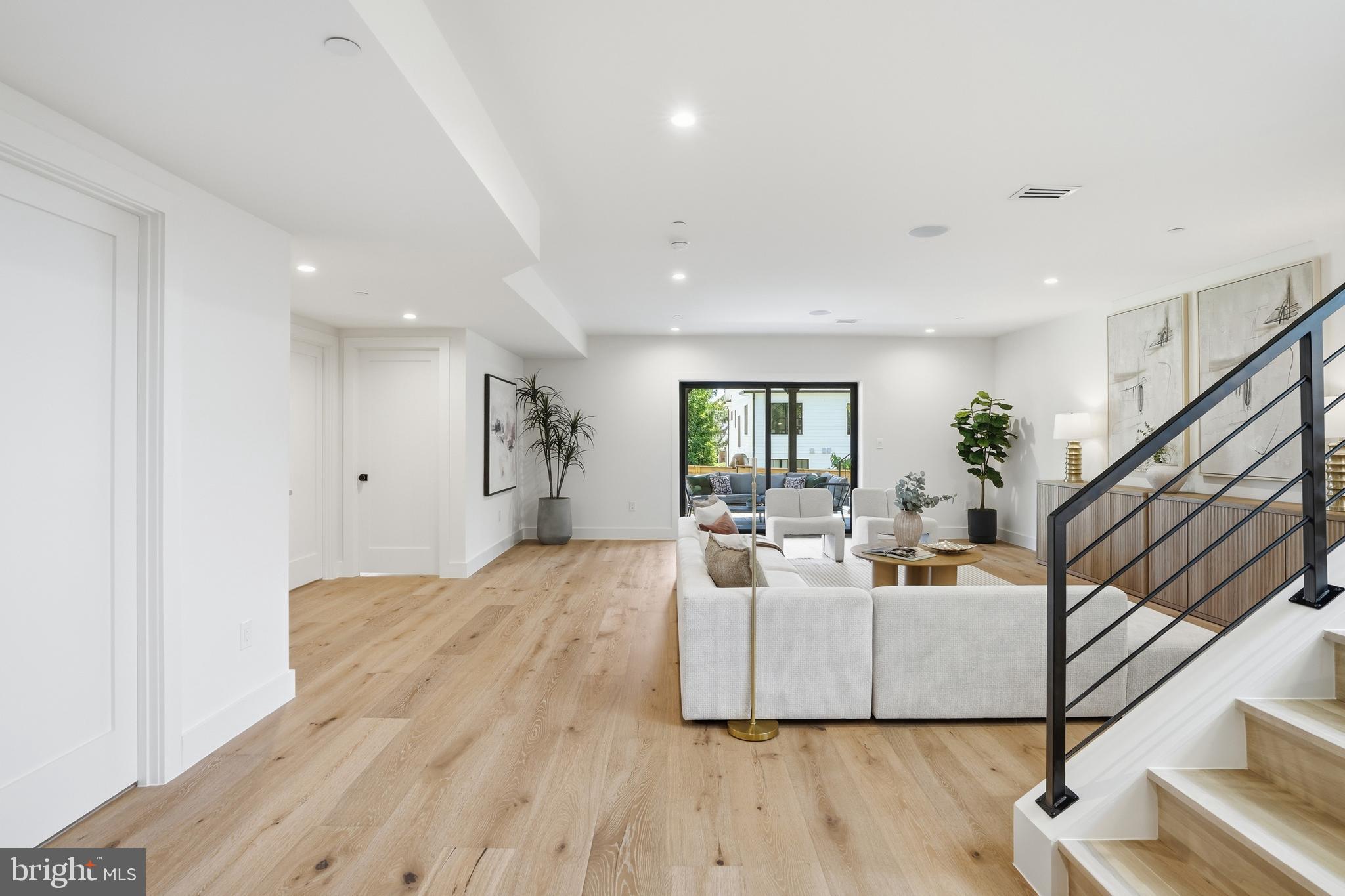 AYRLAWN - Residential