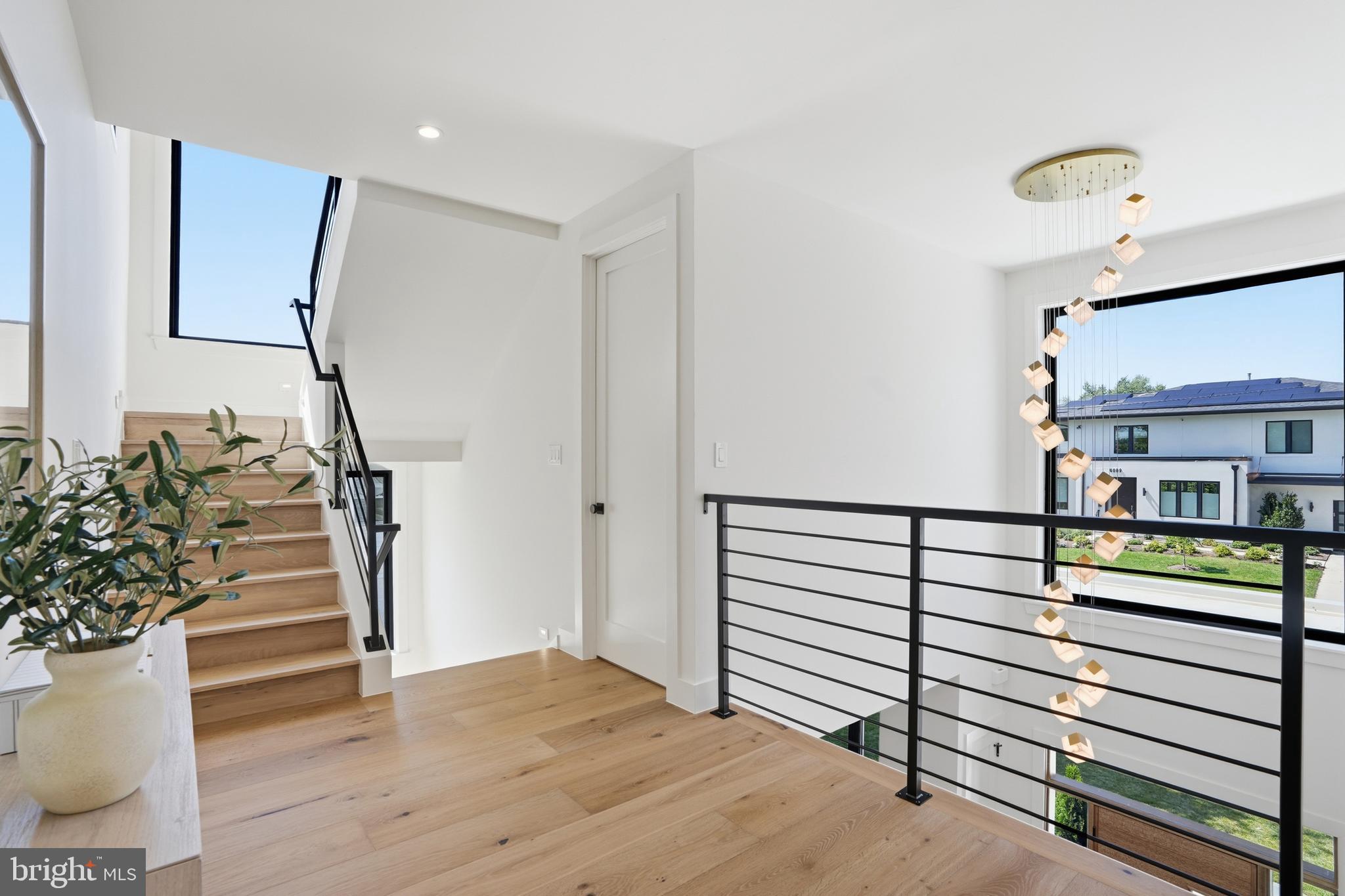 AYRLAWN - Residential