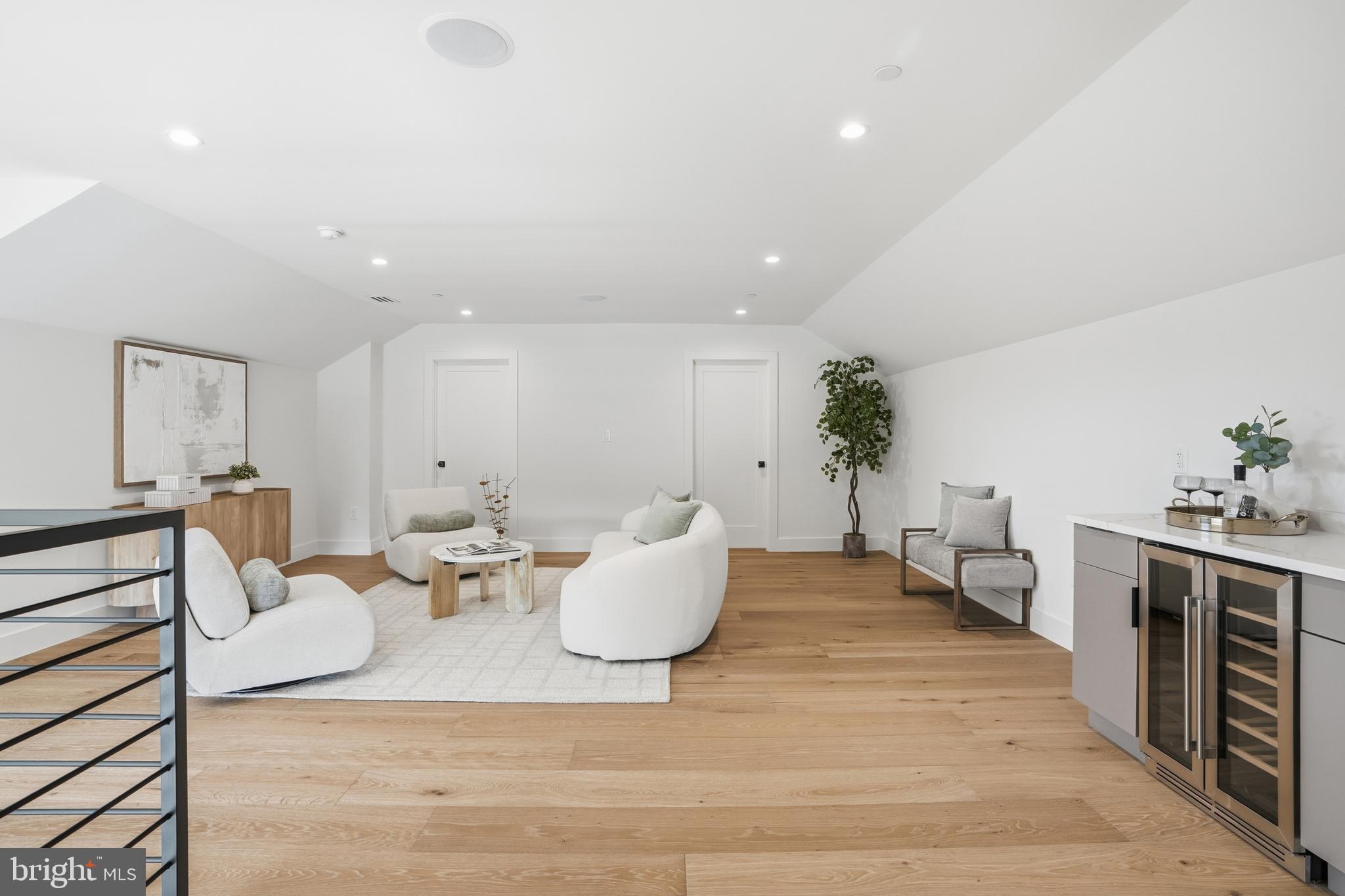 AYRLAWN - Residential