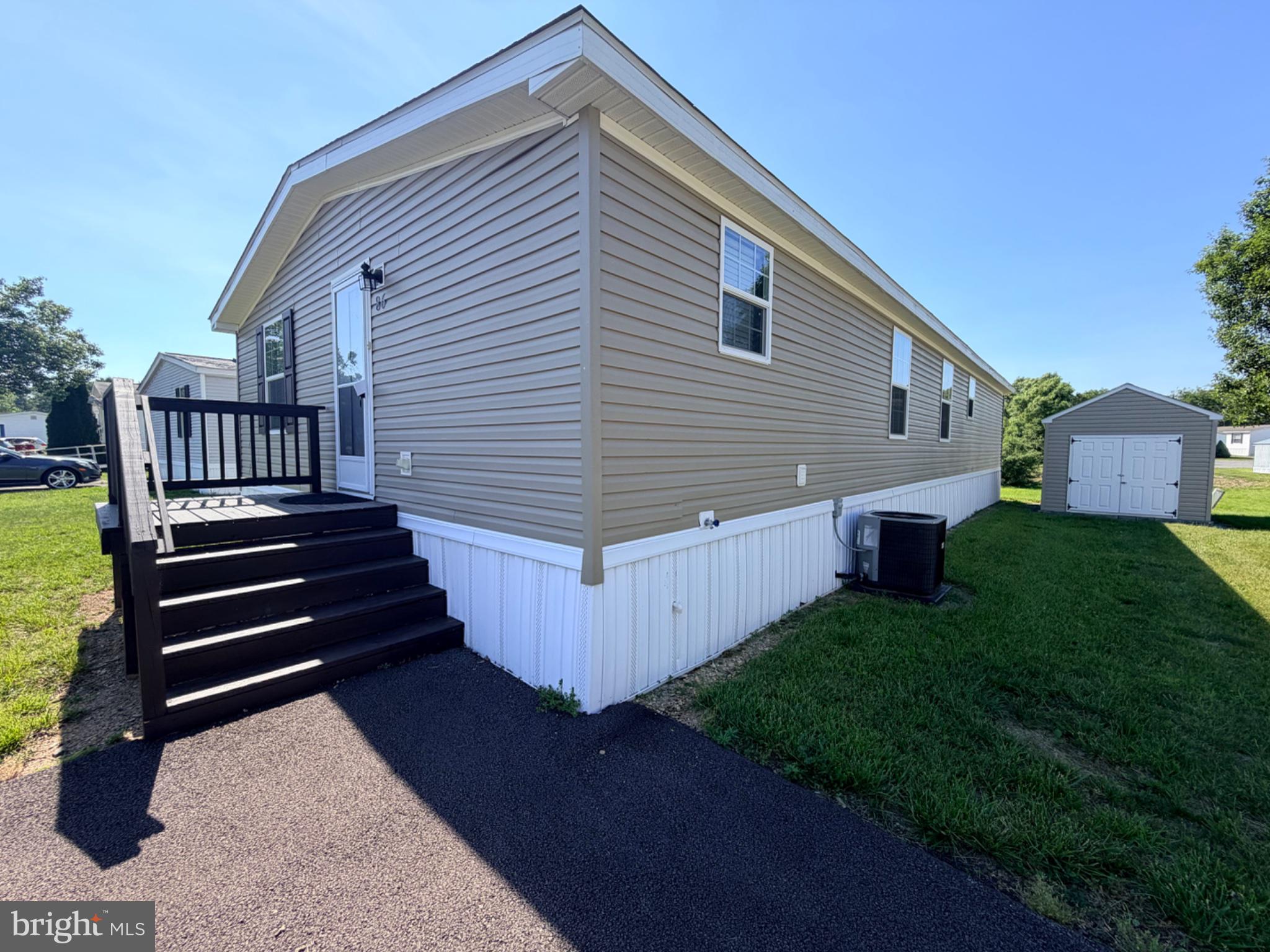 MIDDLE CREEK VILLAGE - Residential