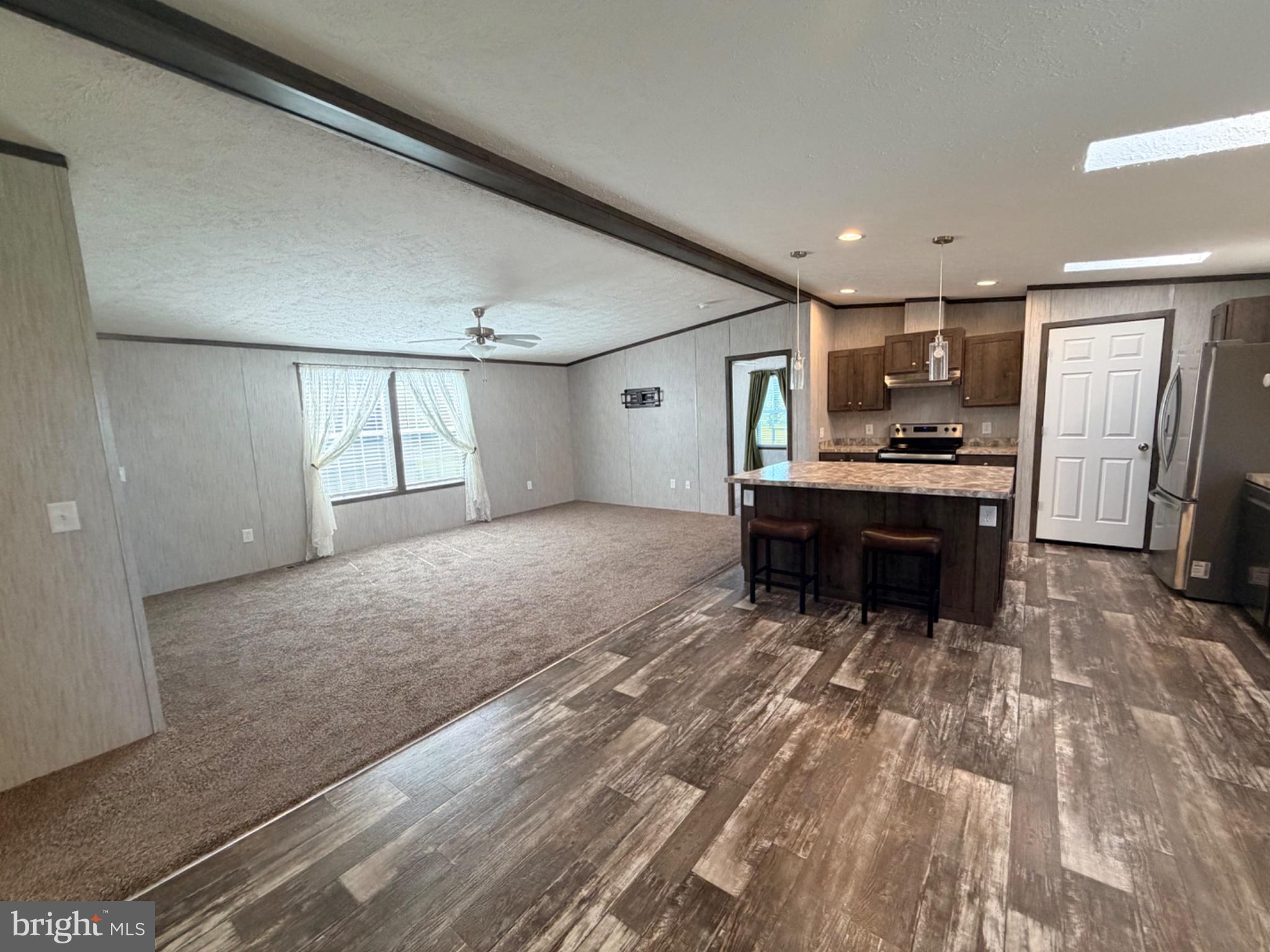 MIDDLE CREEK VILLAGE - Residential