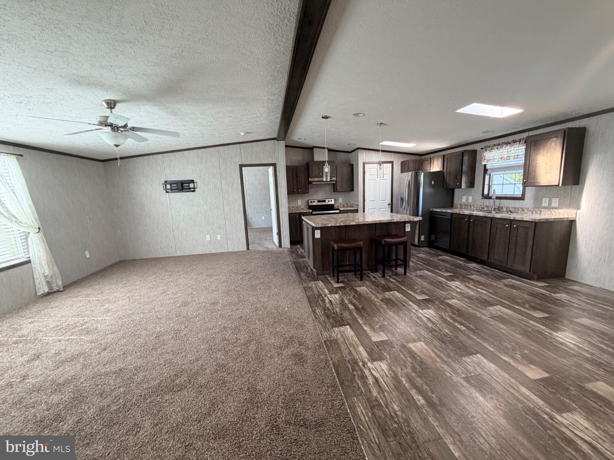 MIDDLE CREEK VILLAGE - Residential