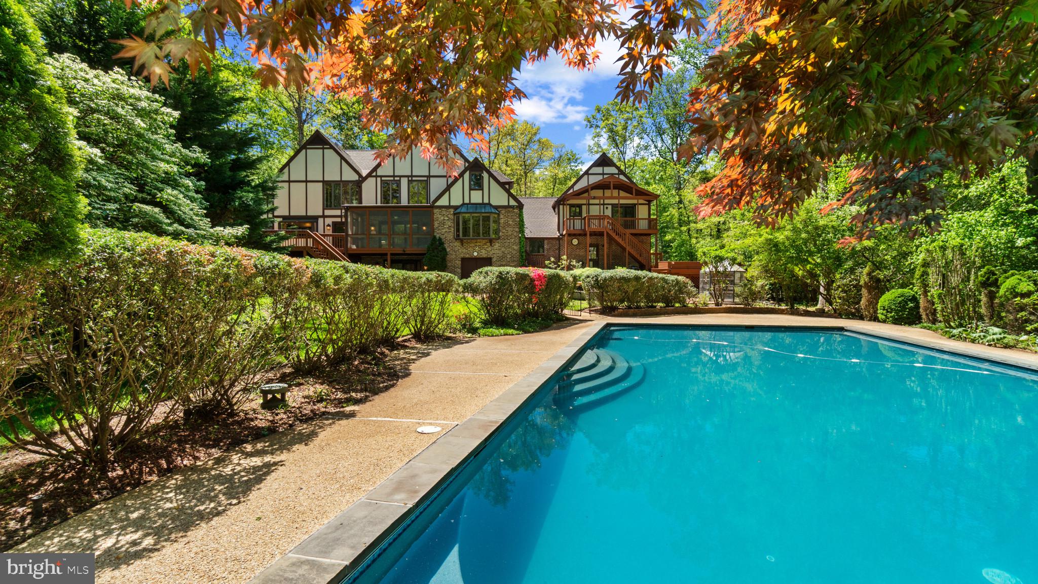 HUNTINGTON WOODS - Residential