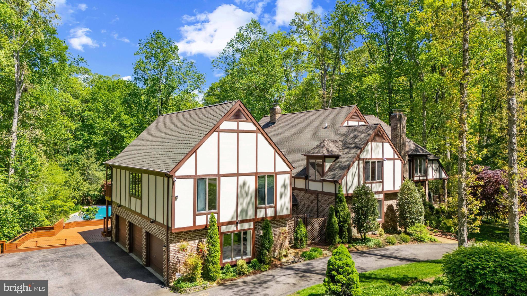 HUNTINGTON WOODS - Residential