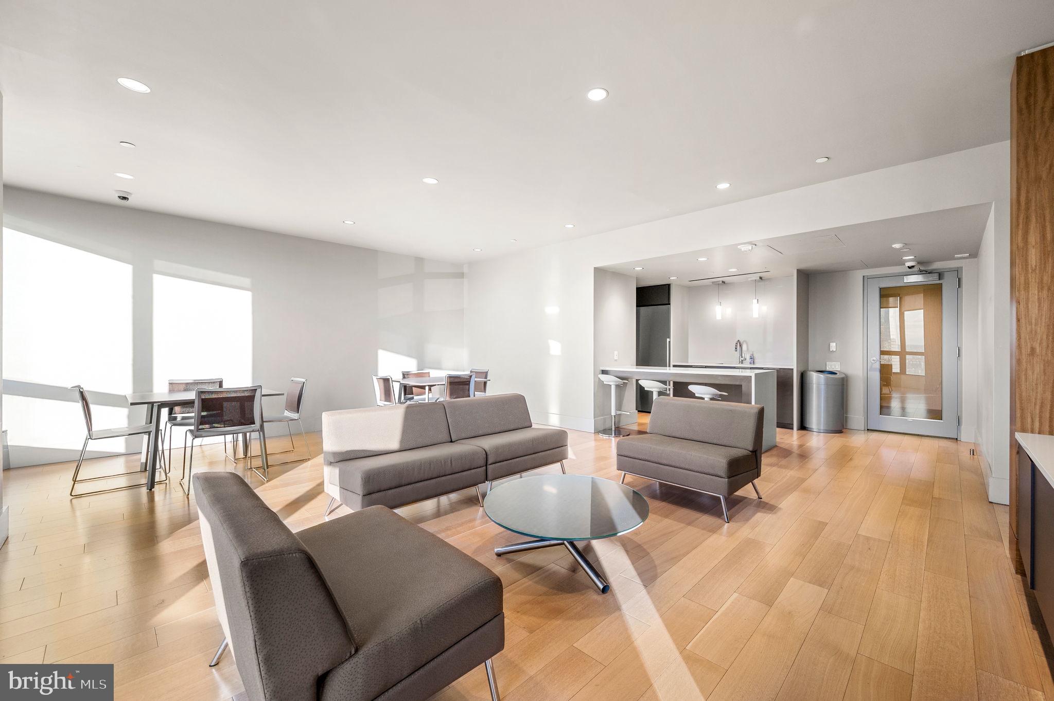 RITTENHOUSE SQUARE - Residential Lease