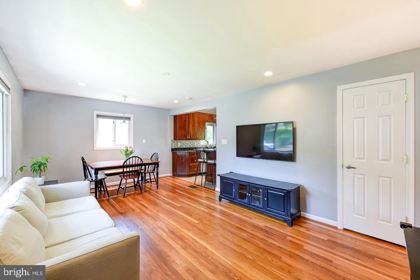 FALLS CHURCH - Residential Lease