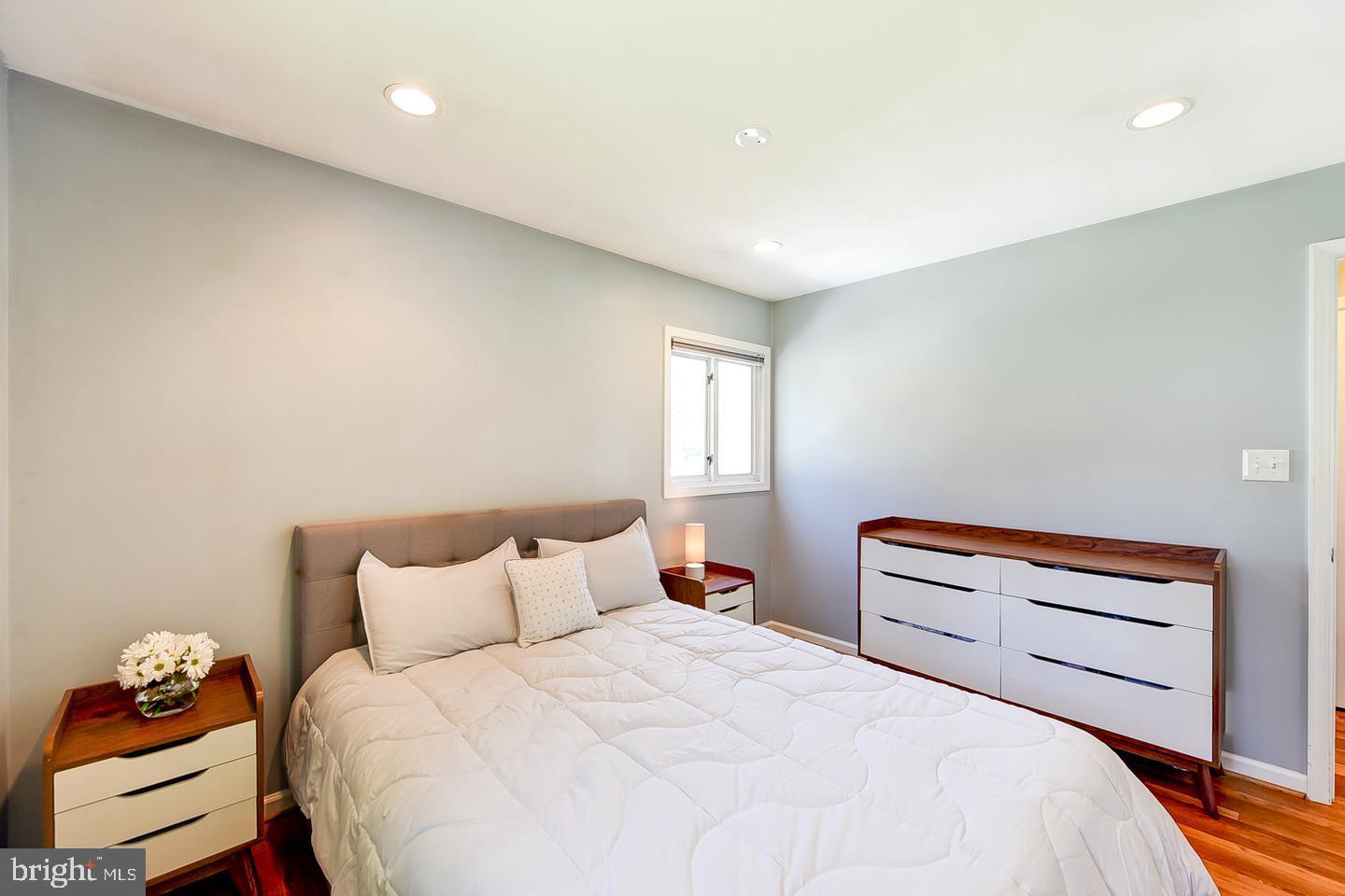 FALLS CHURCH - Residential Lease