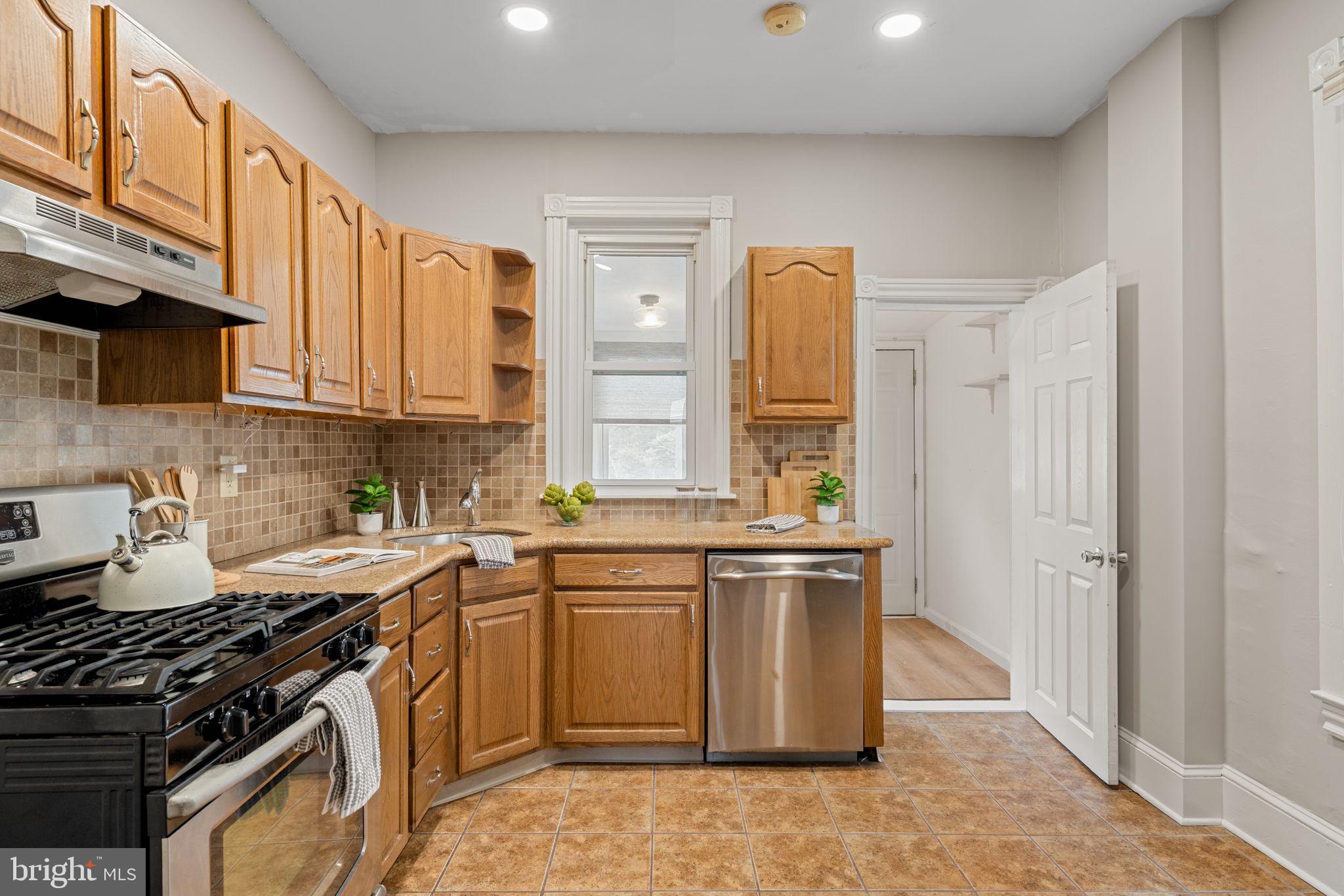 ROXBOROUGH - Residential