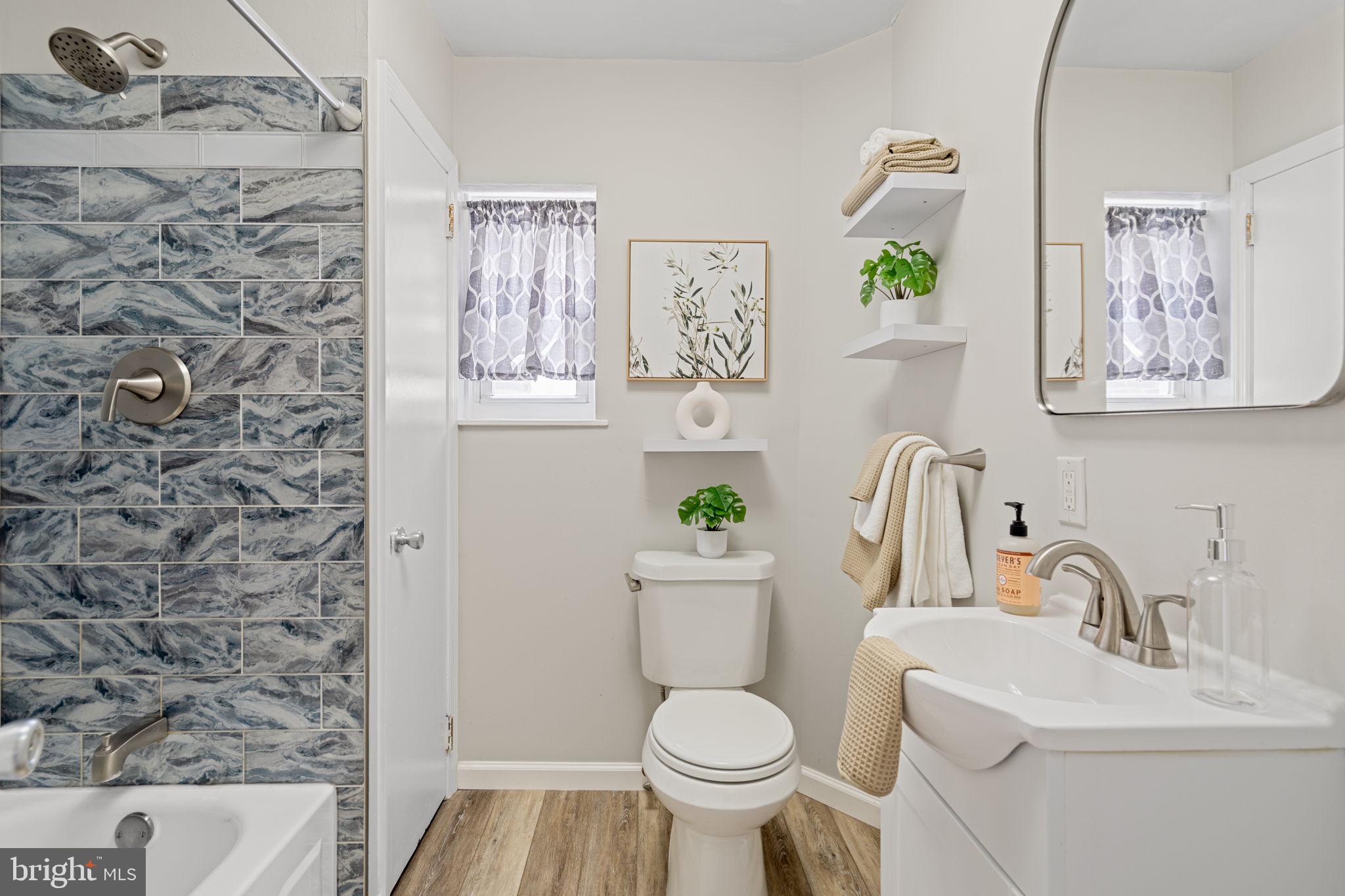 ROXBOROUGH - Residential