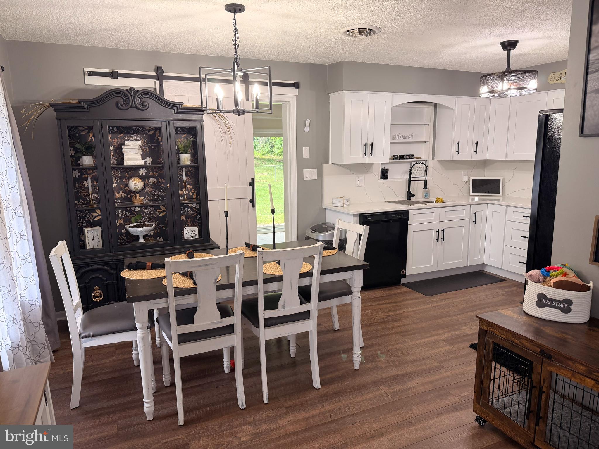 PIKEVIEW ACRES WEST - Residential