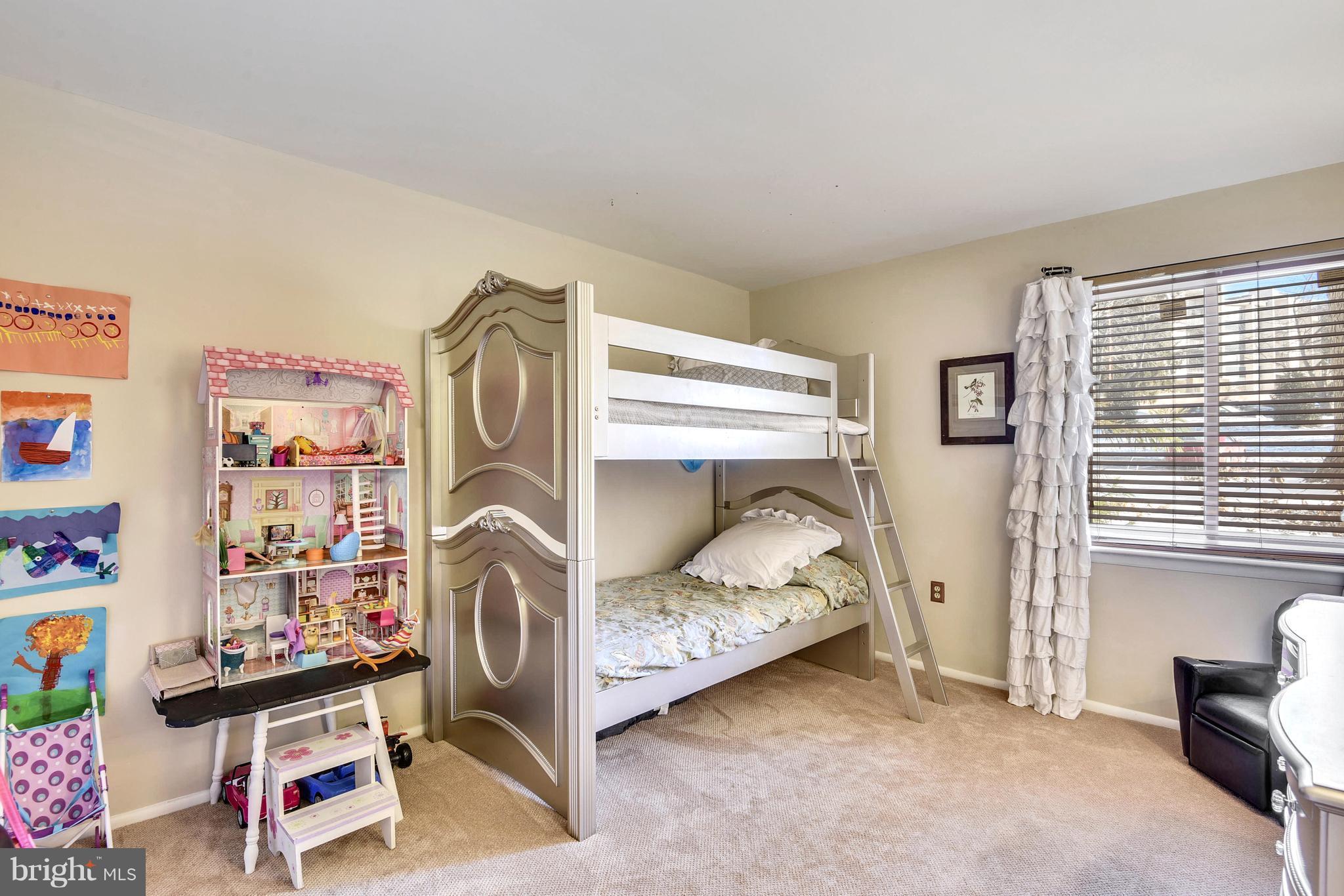 NORTH CREEK VILLAS - Residential