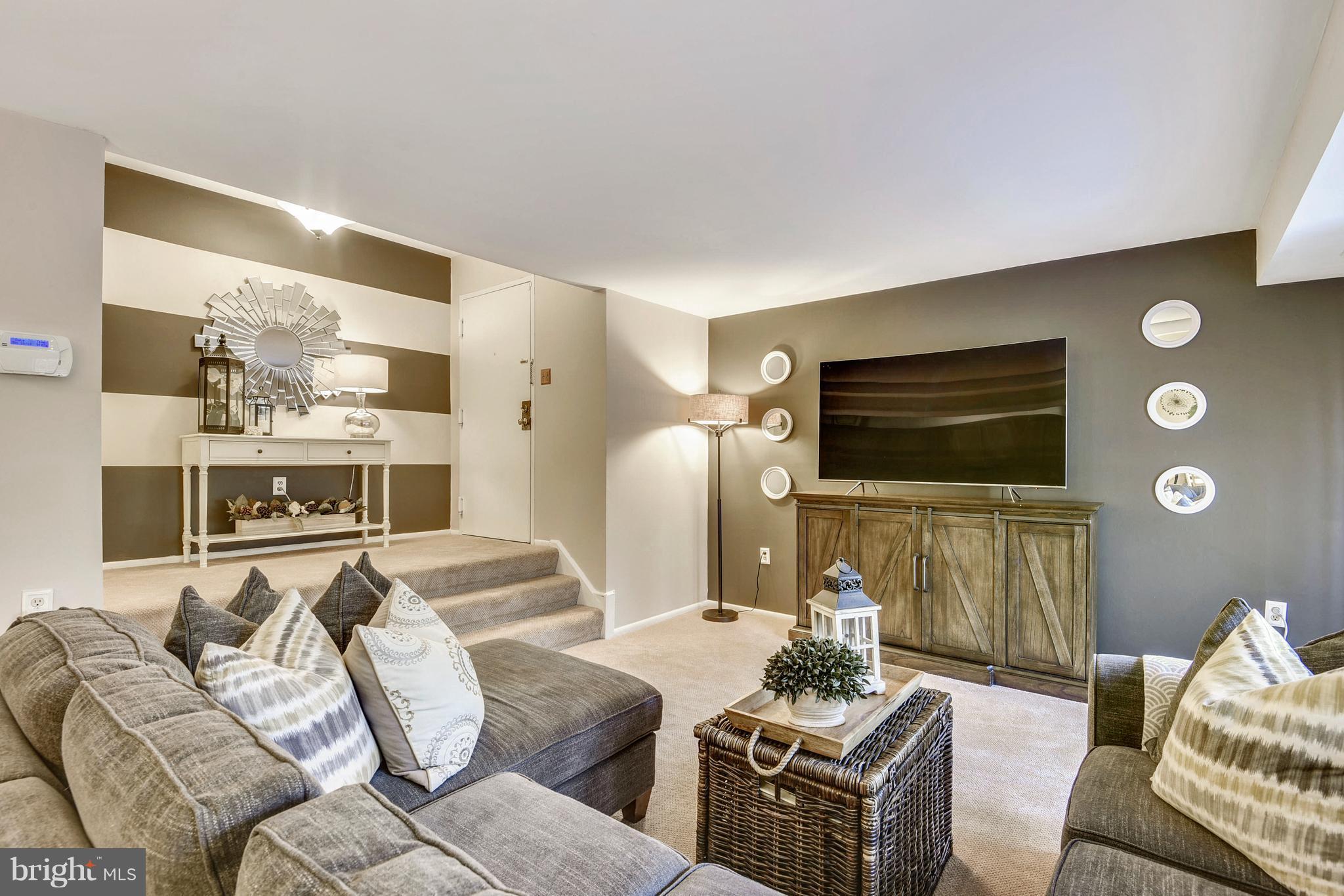 NORTH CREEK VILLAS - Residential