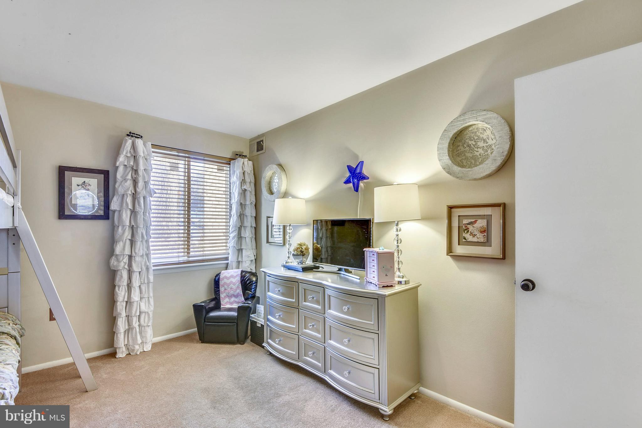 NORTH CREEK VILLAS - Residential