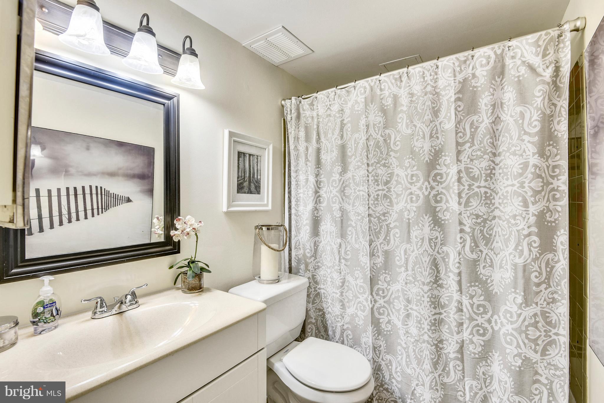 NORTH CREEK VILLAS - Residential