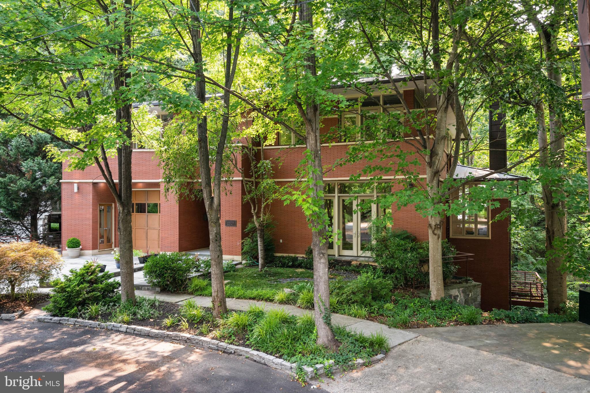 FOREST HILLS - Residential