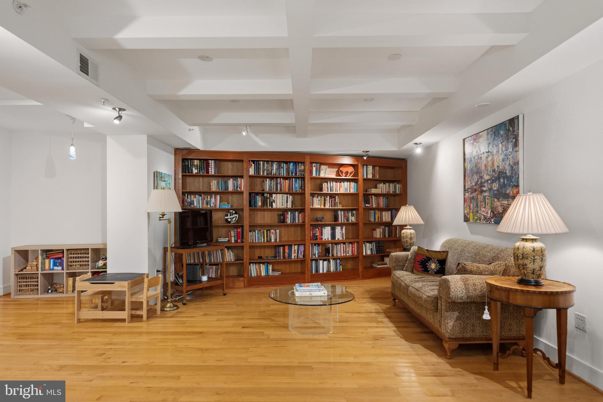 FOREST HILLS - Residential