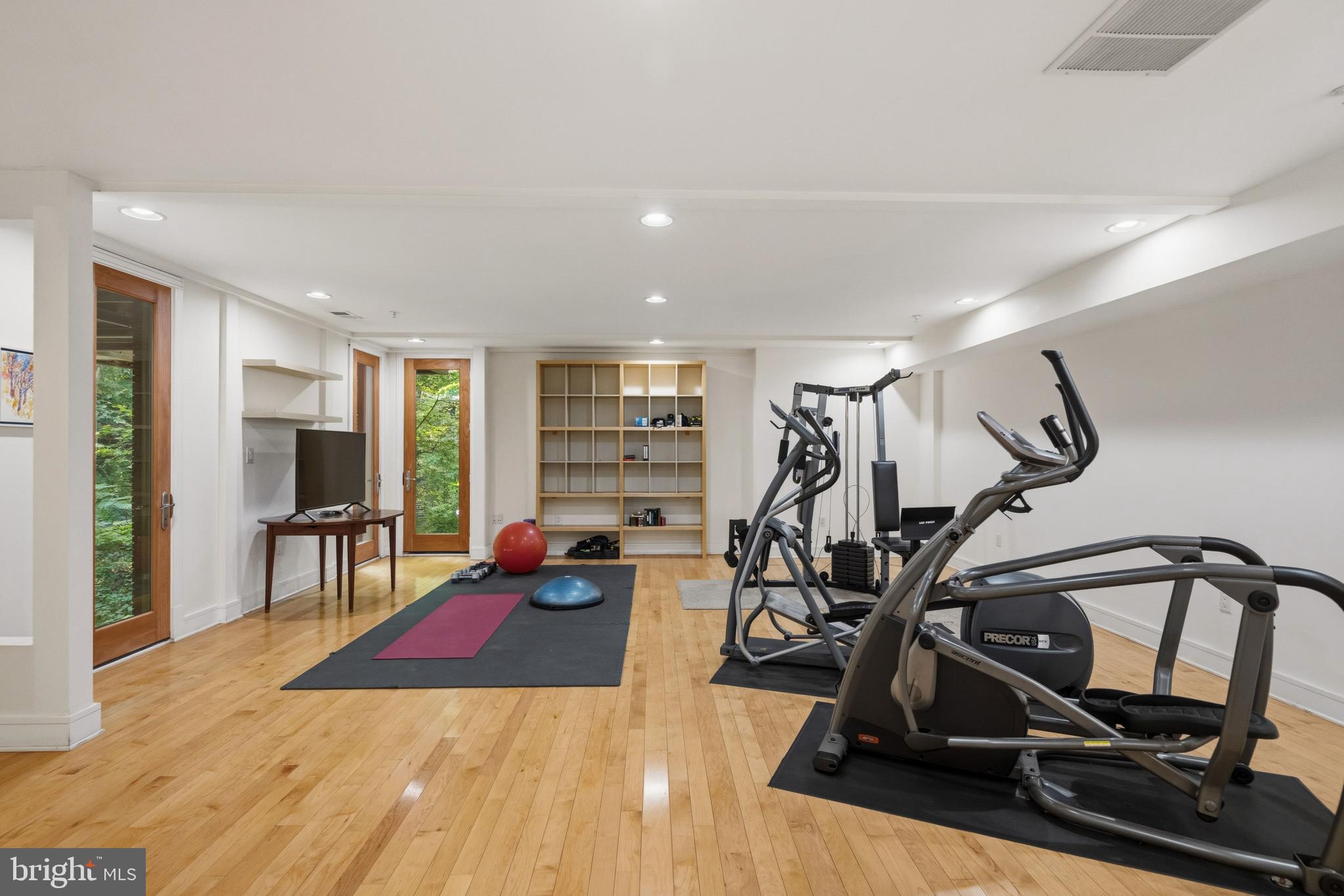 FOREST HILLS - Residential