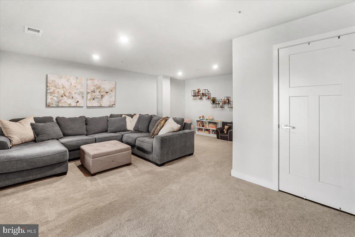 LAKE LINGANORE EAGLEHEAD - Residential