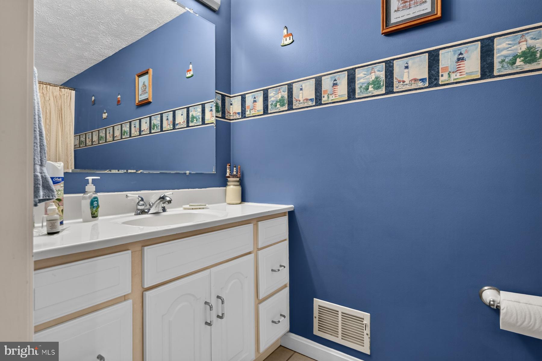 GREEN GABLES - Residential