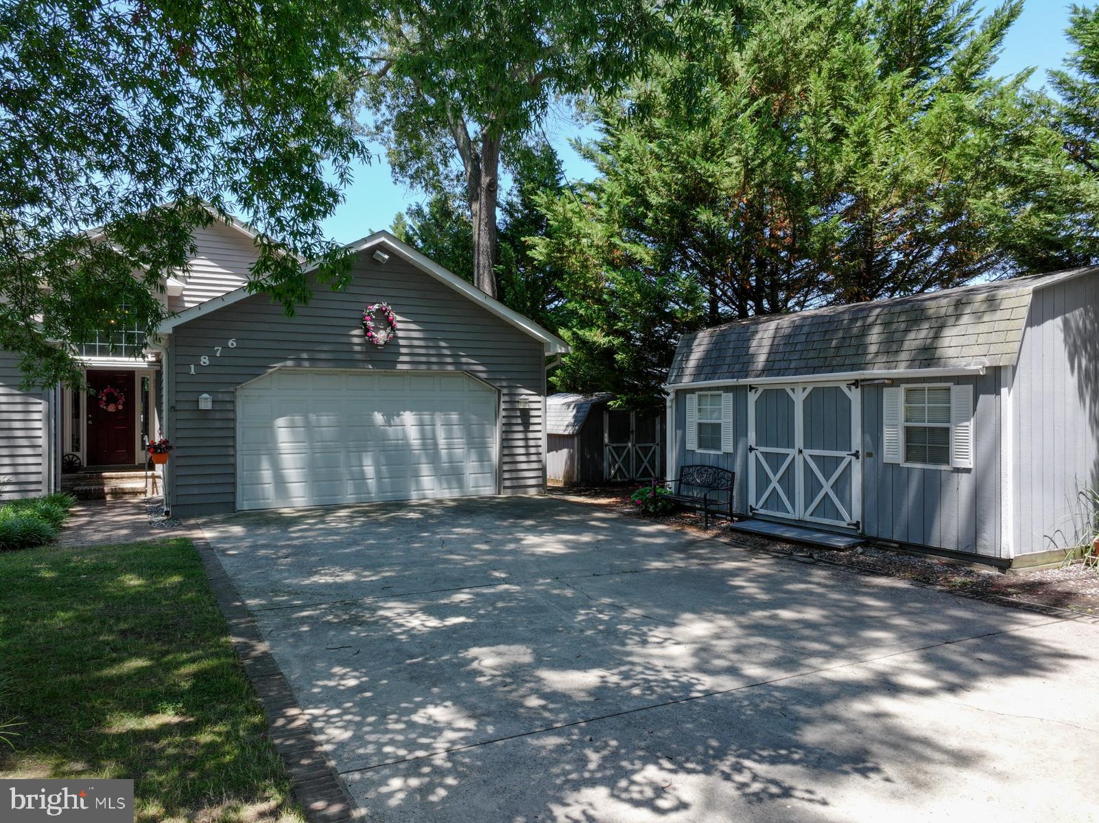 GREEN GABLES - Residential