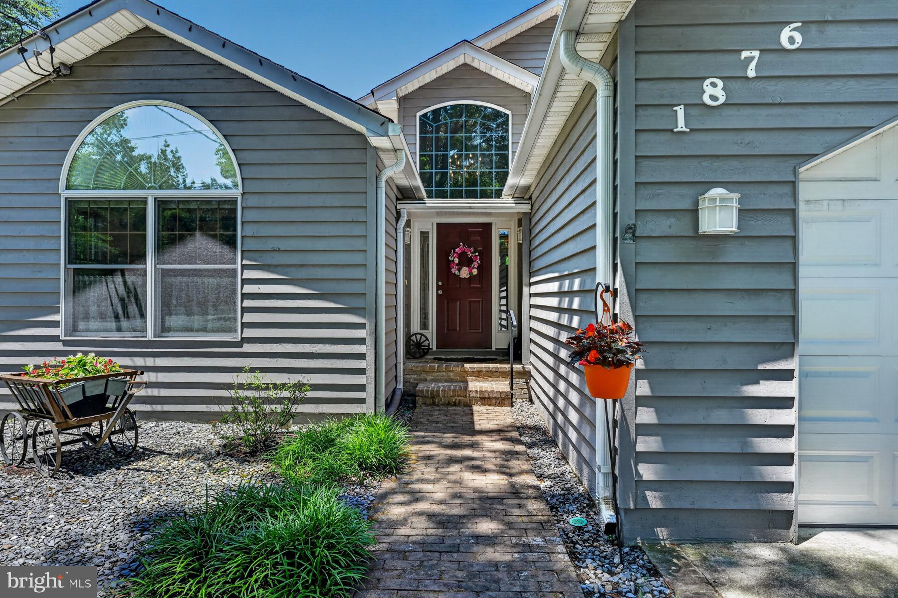 GREEN GABLES - Residential