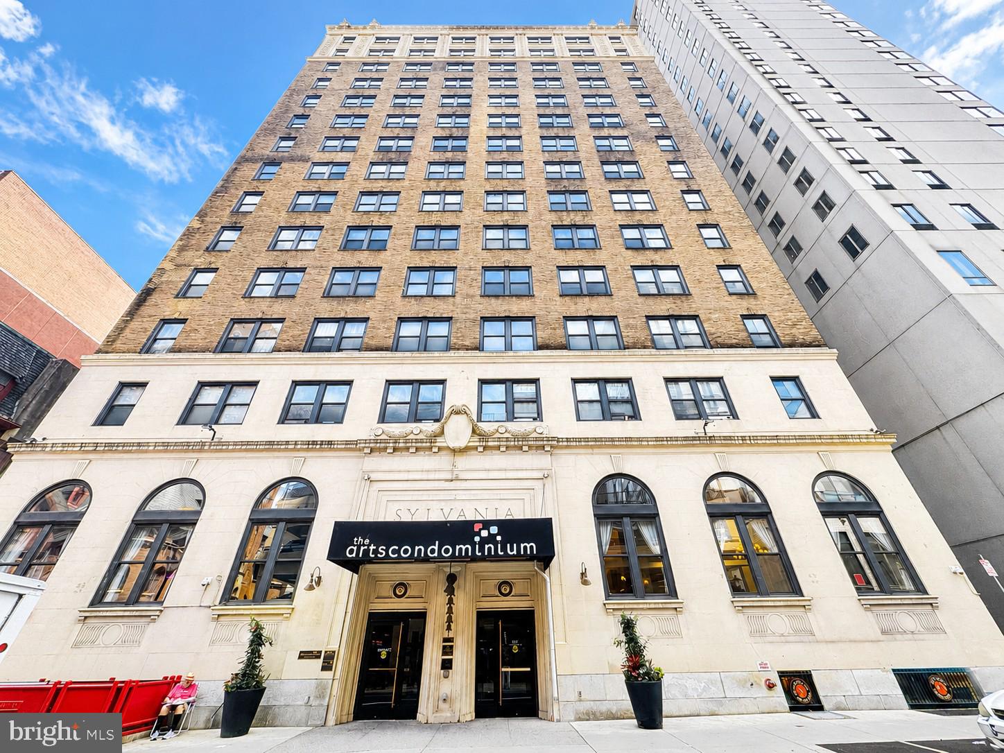 AVENUE OF THE ARTS - Residential