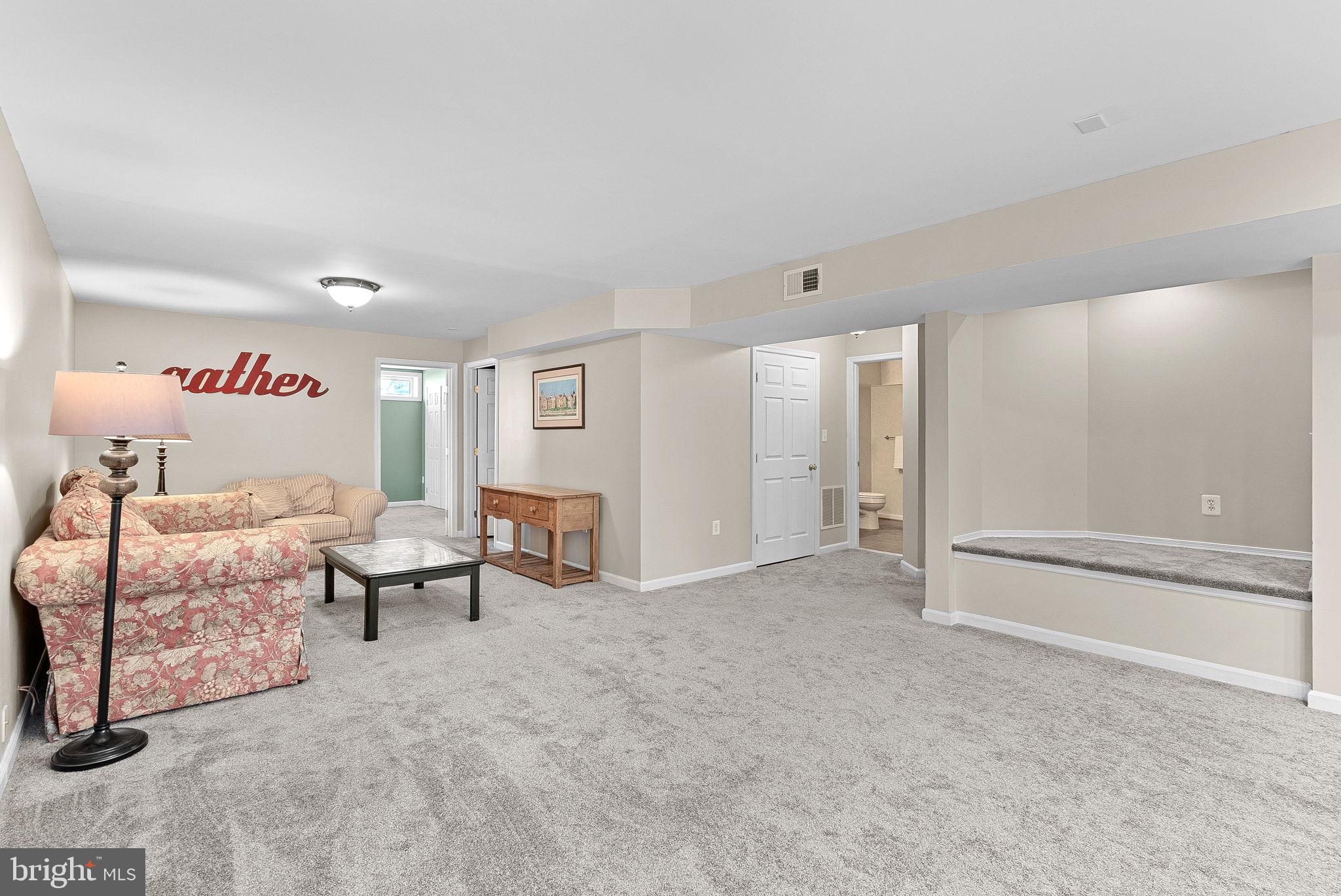 SOUTH RIDING - Residential