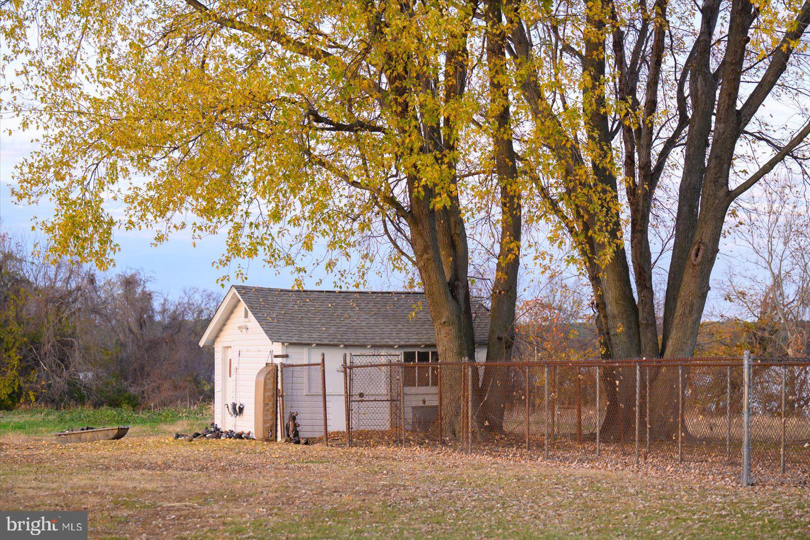 EASTERN NECK - Farm
