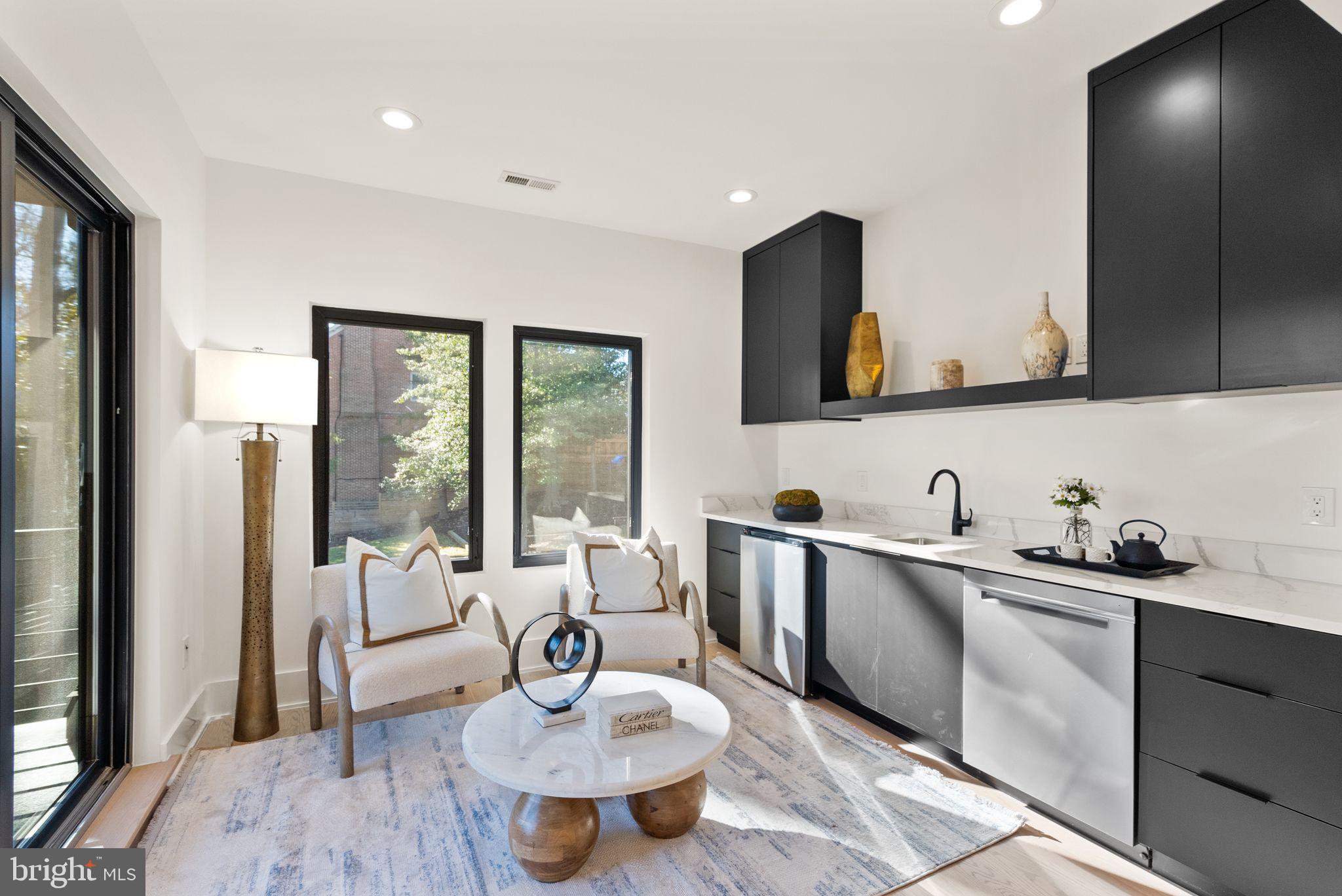 COUNTRY CLUB HILLS - Residential