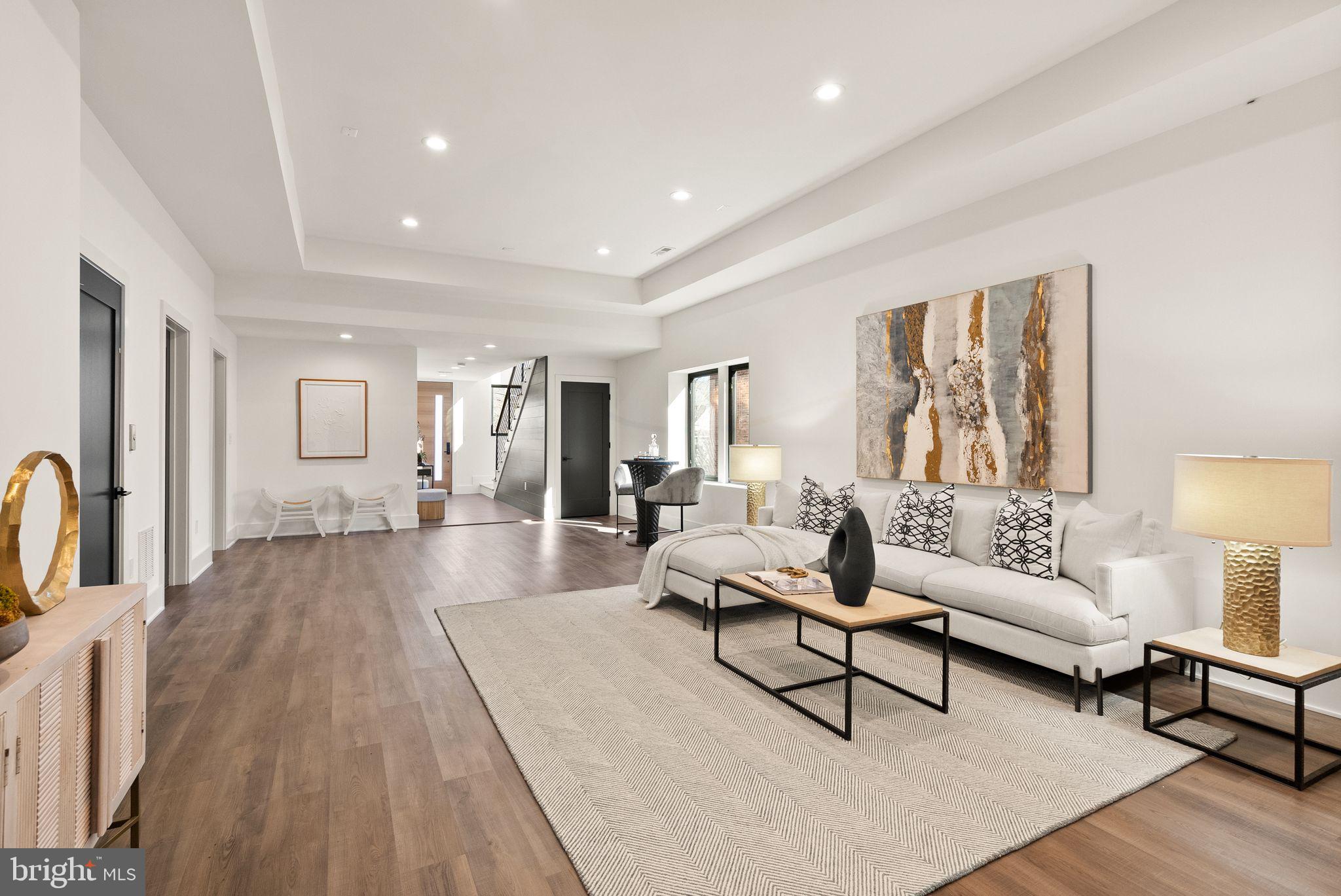 COUNTRY CLUB HILLS - Residential