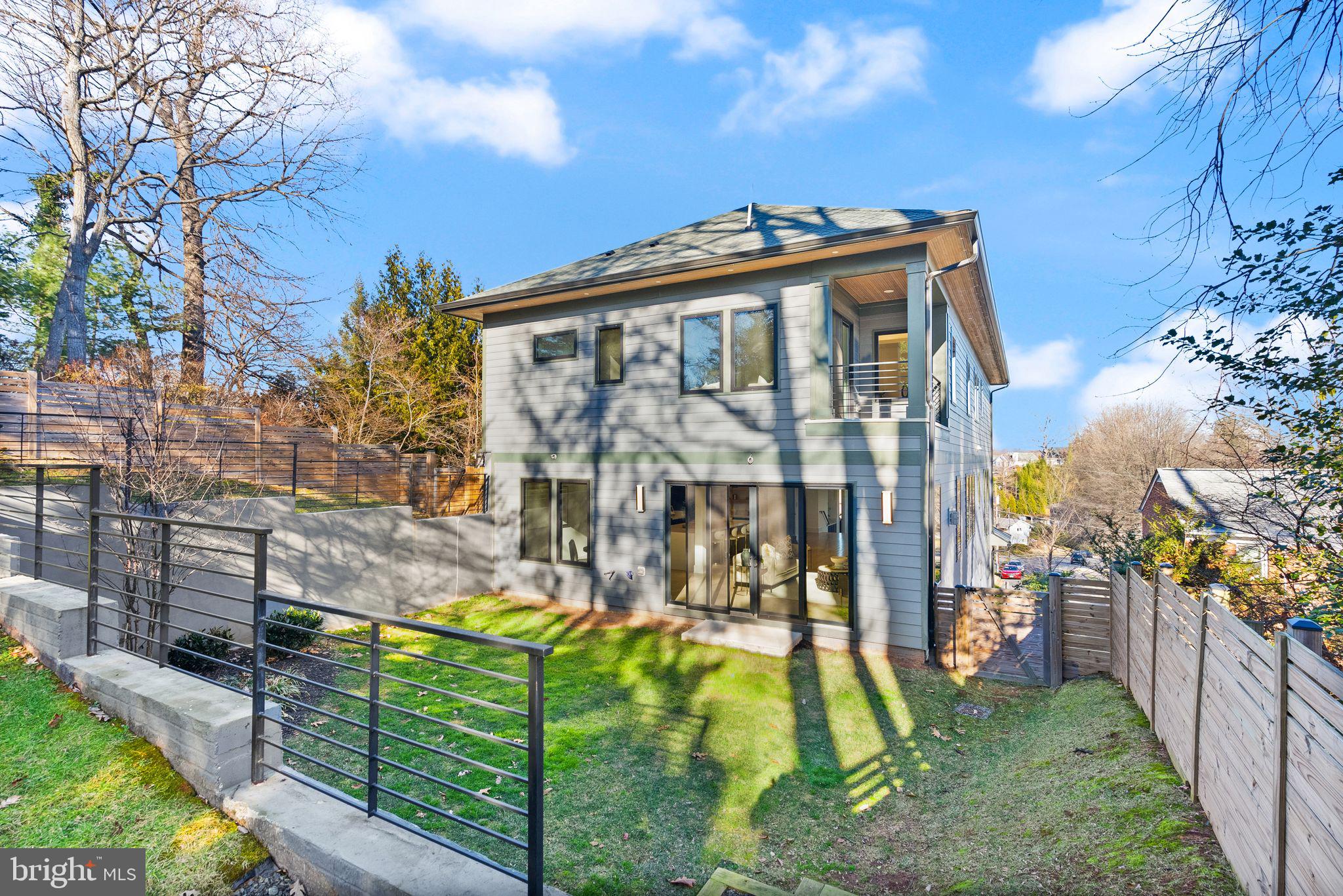 COUNTRY CLUB HILLS - Residential