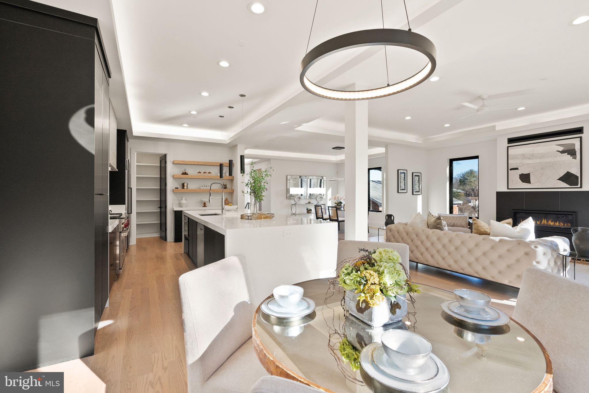 COUNTRY CLUB HILLS - Residential