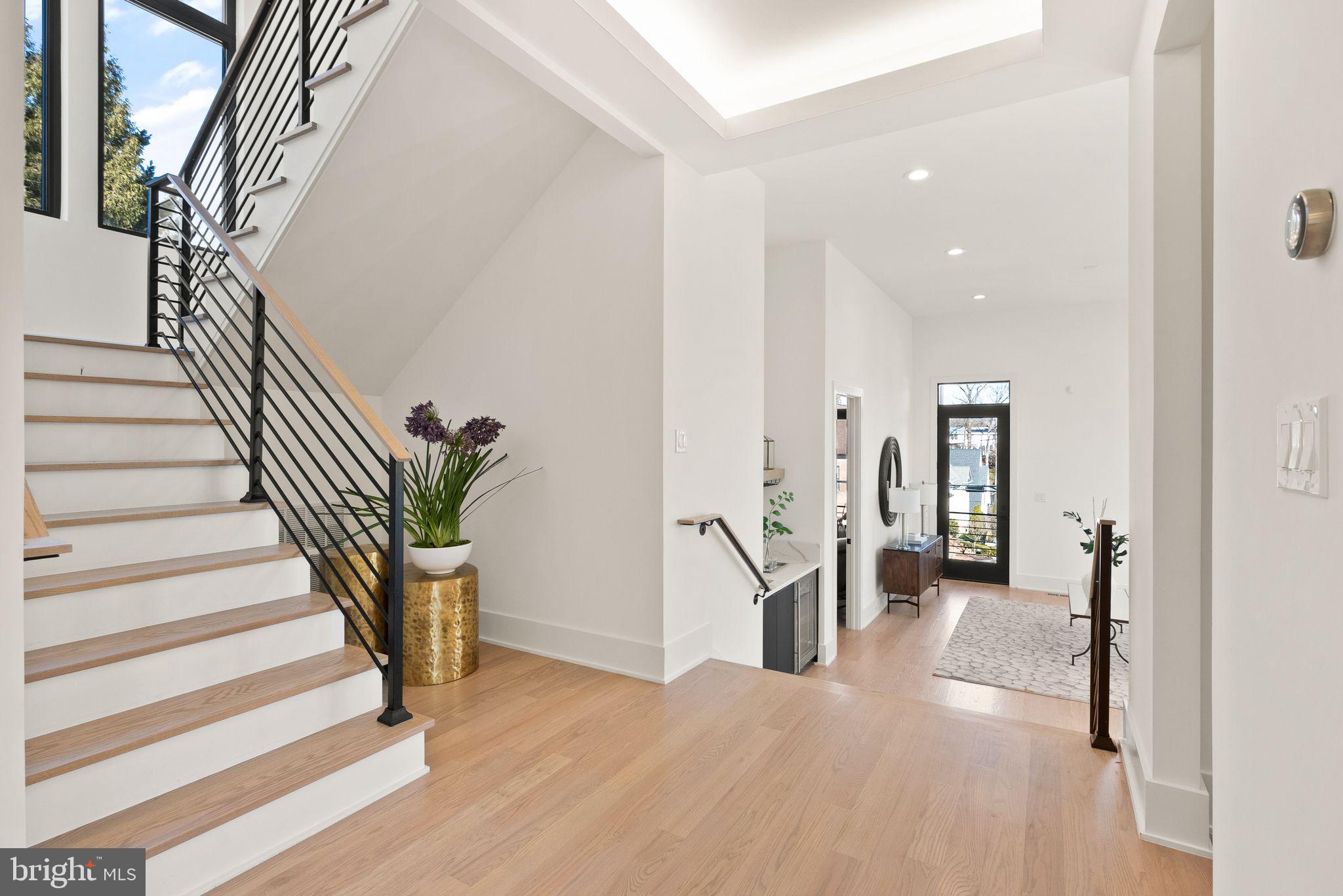 COUNTRY CLUB HILLS - Residential